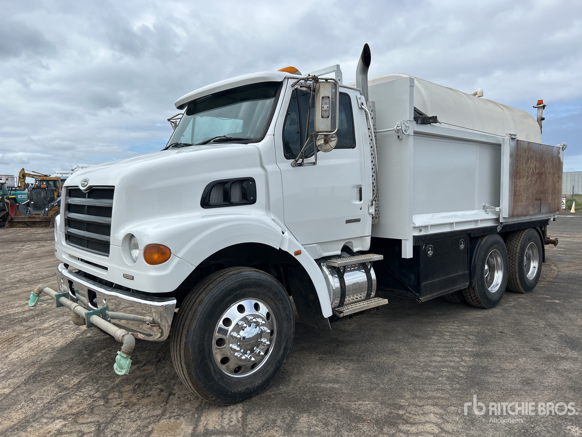 Aspect général with Image, coin avant droit