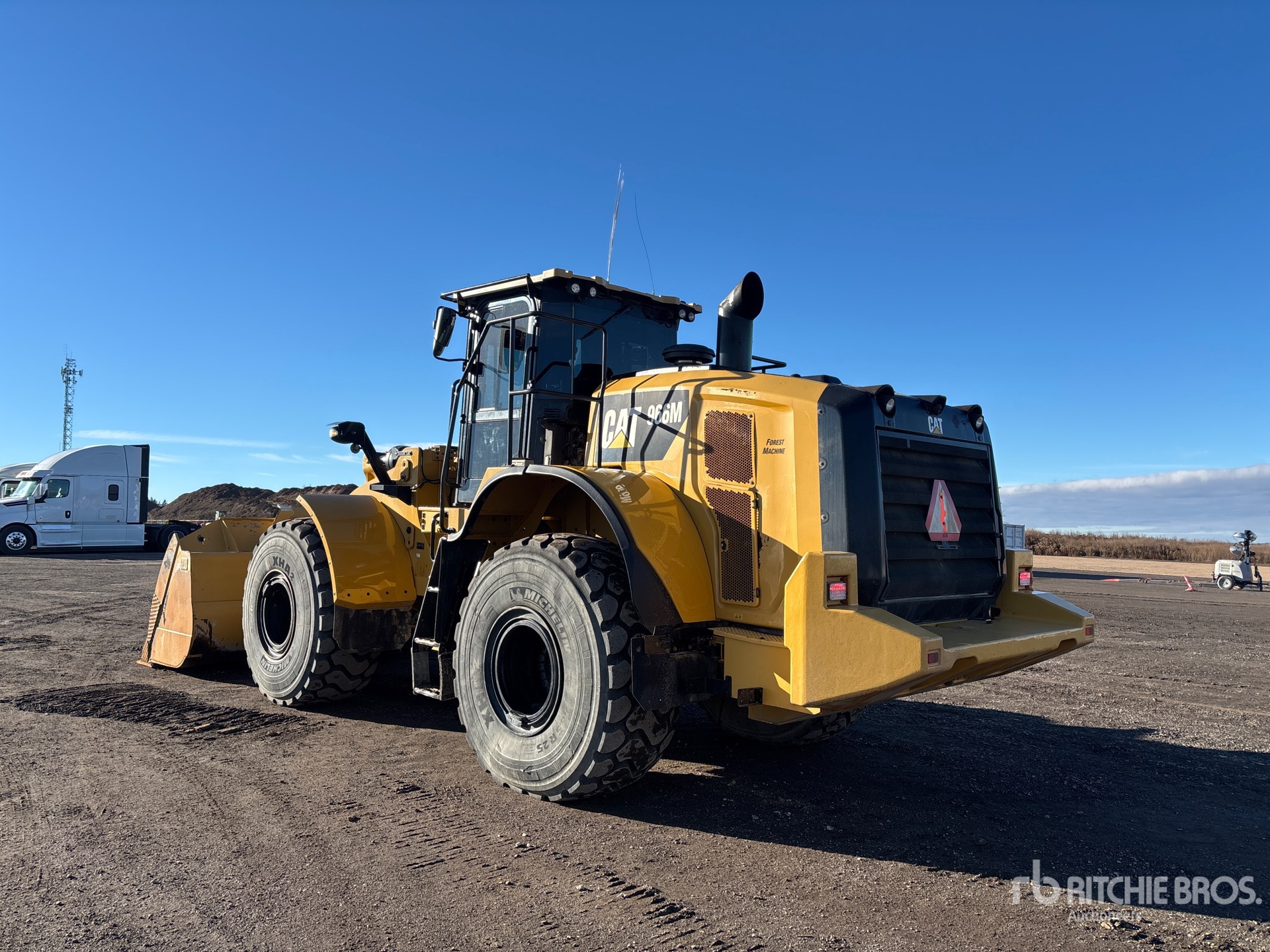 General Appearance with Foto, angolo posteriore sinistro