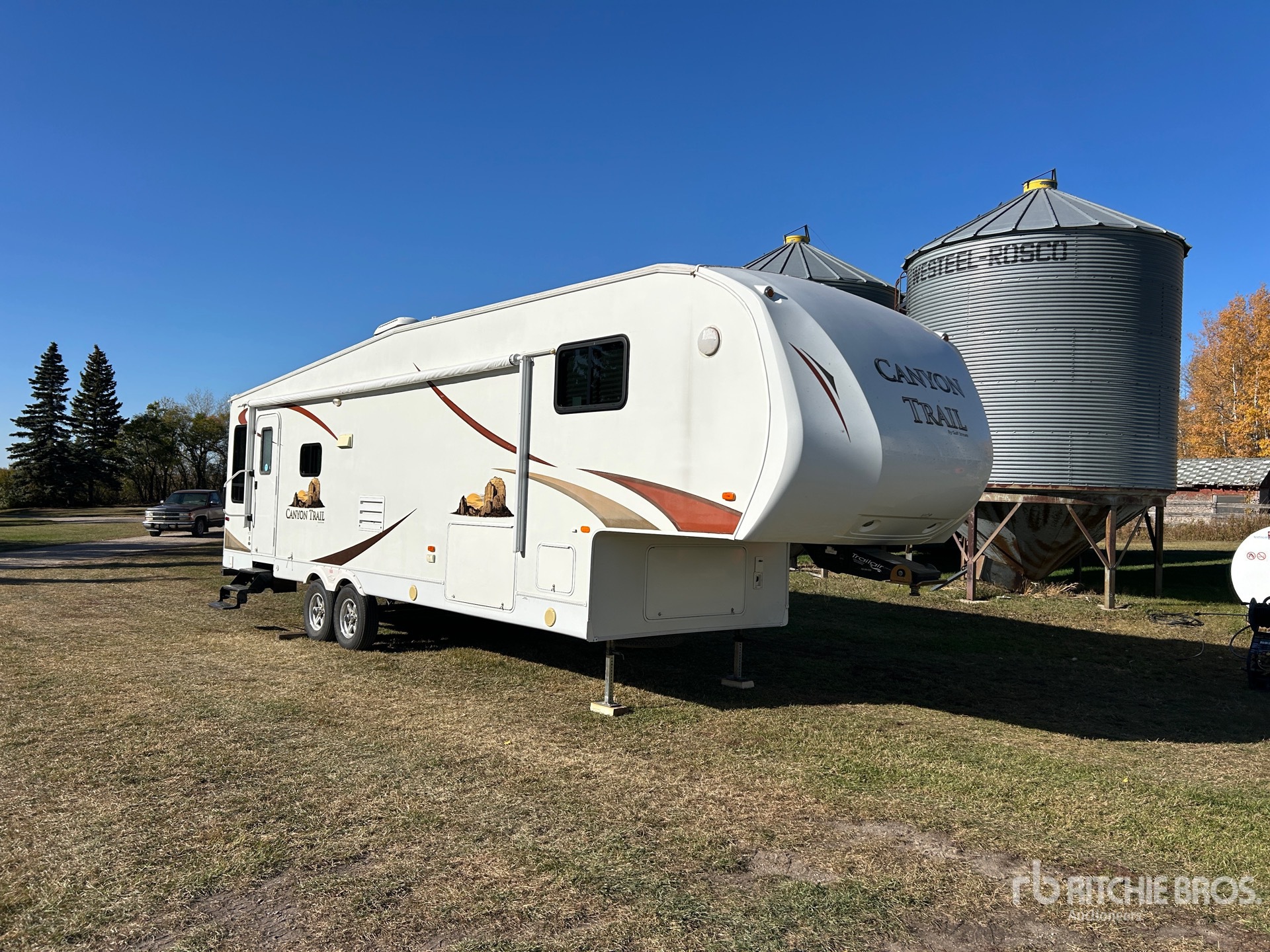 Aspect général with Image, coin avant droit