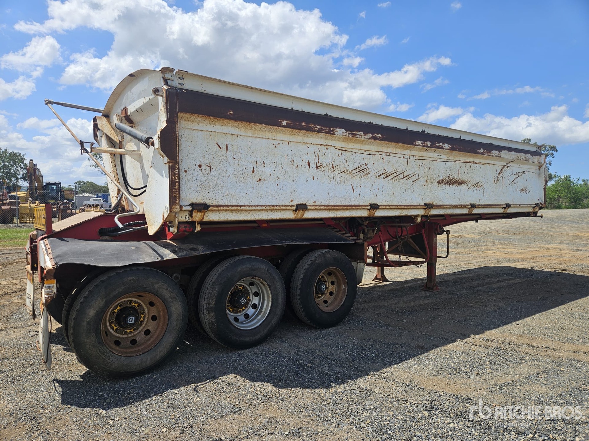 General Appearance with Bild, Ecke hinten links