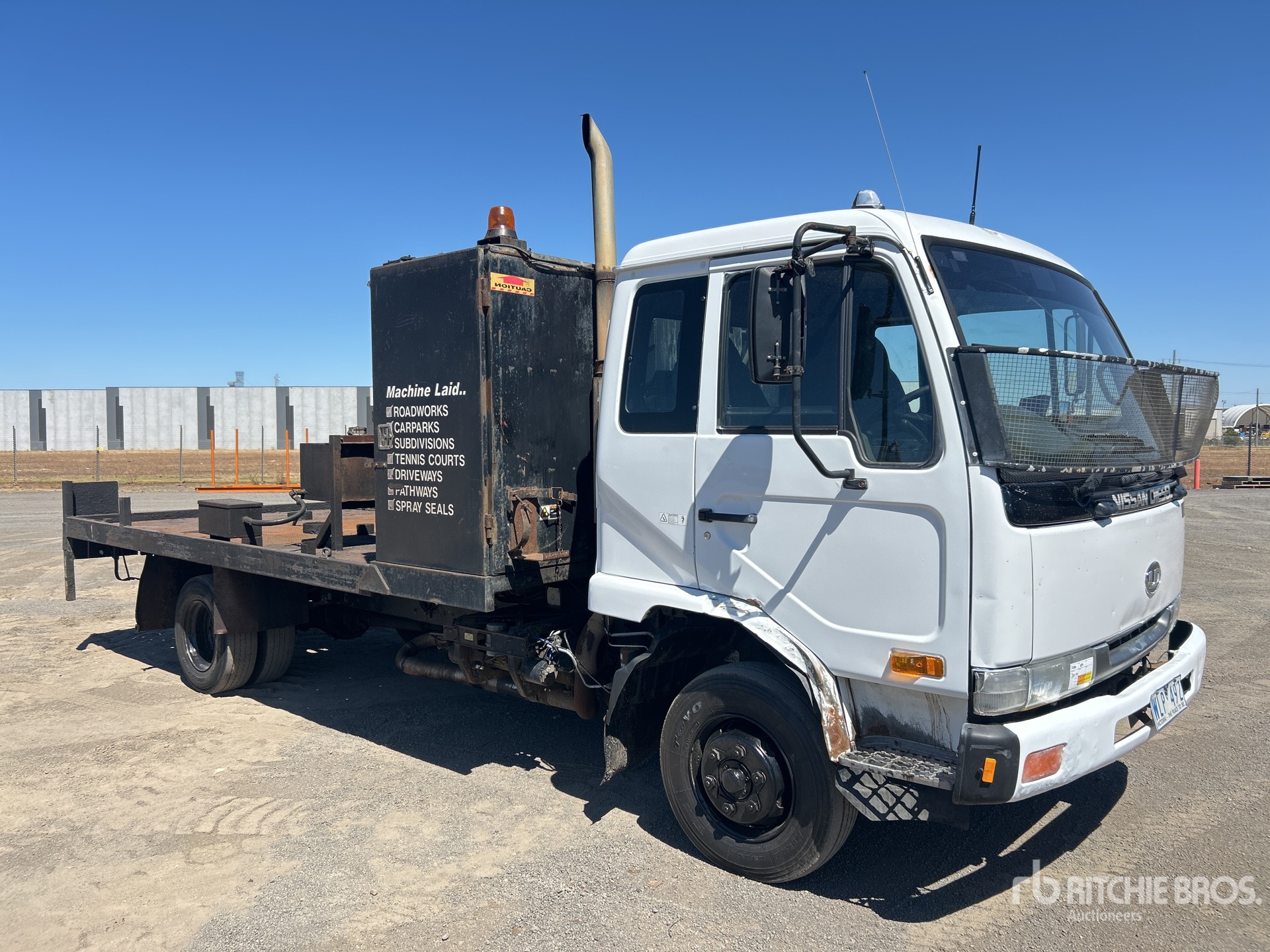 General Appearance with Bild, Ecke vorne links