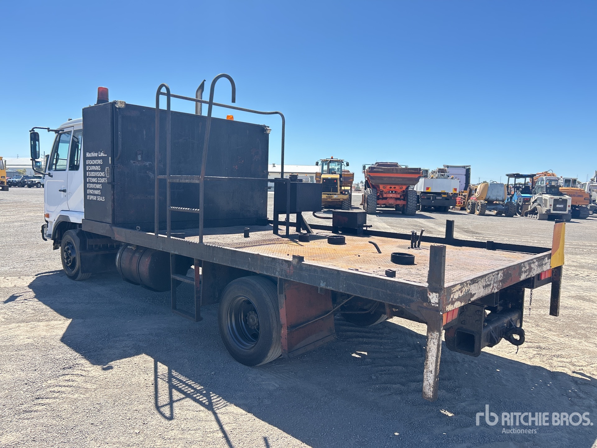 General Appearance with Bild, Ecke hinten rechts