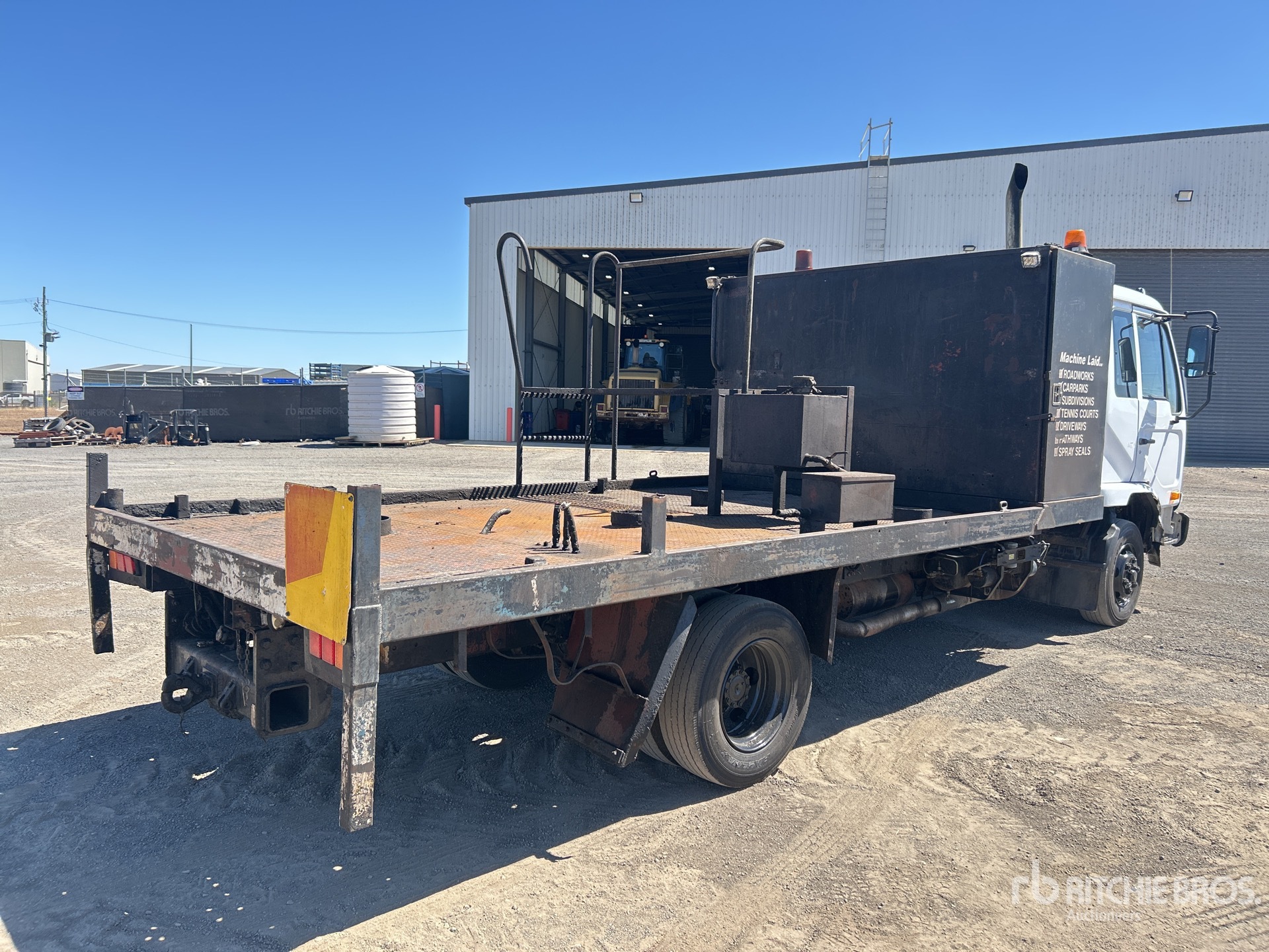 General Appearance with Bild, Ecke hinten links