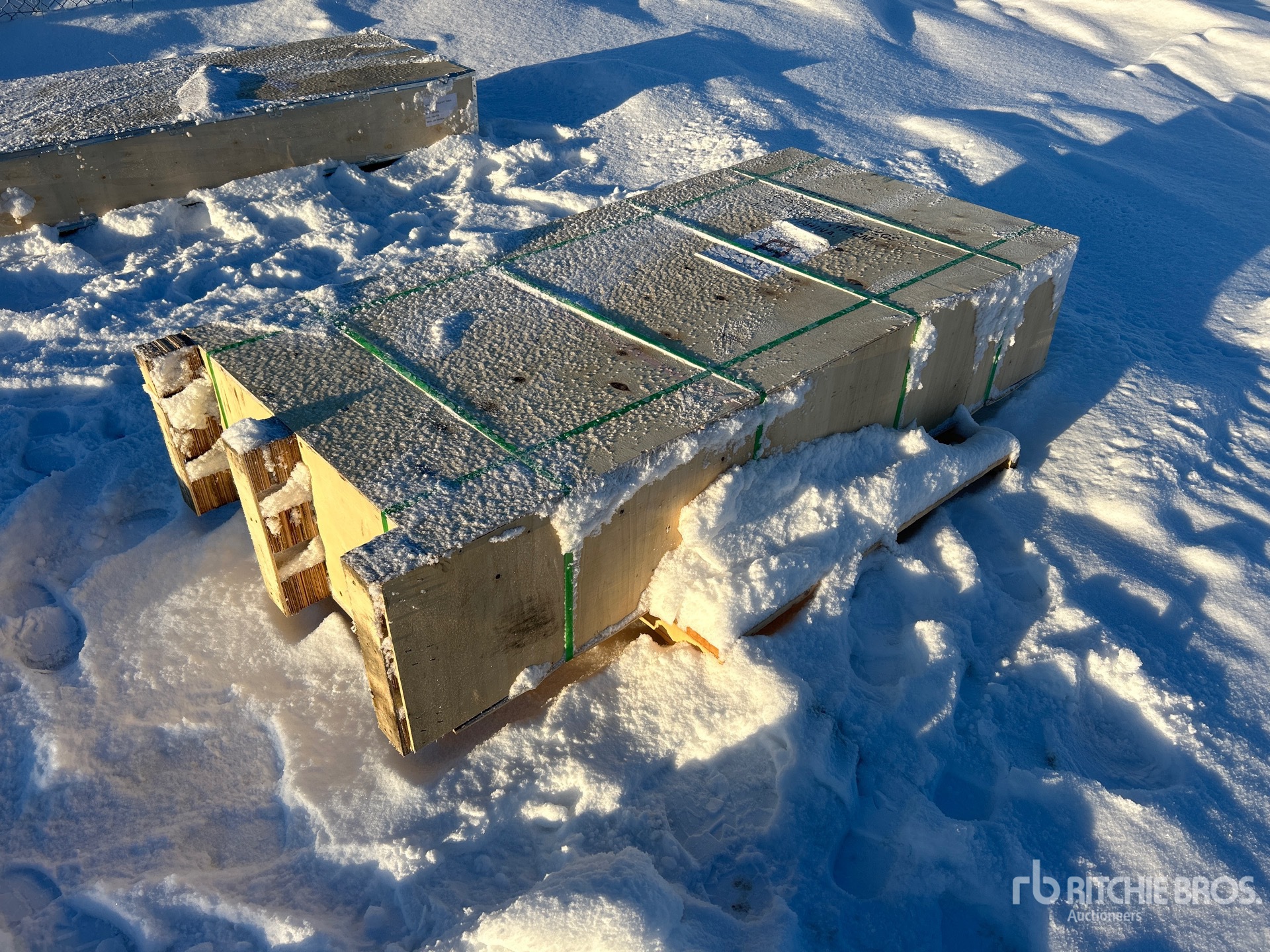 General Appearance with Bild, Ecke vorne links