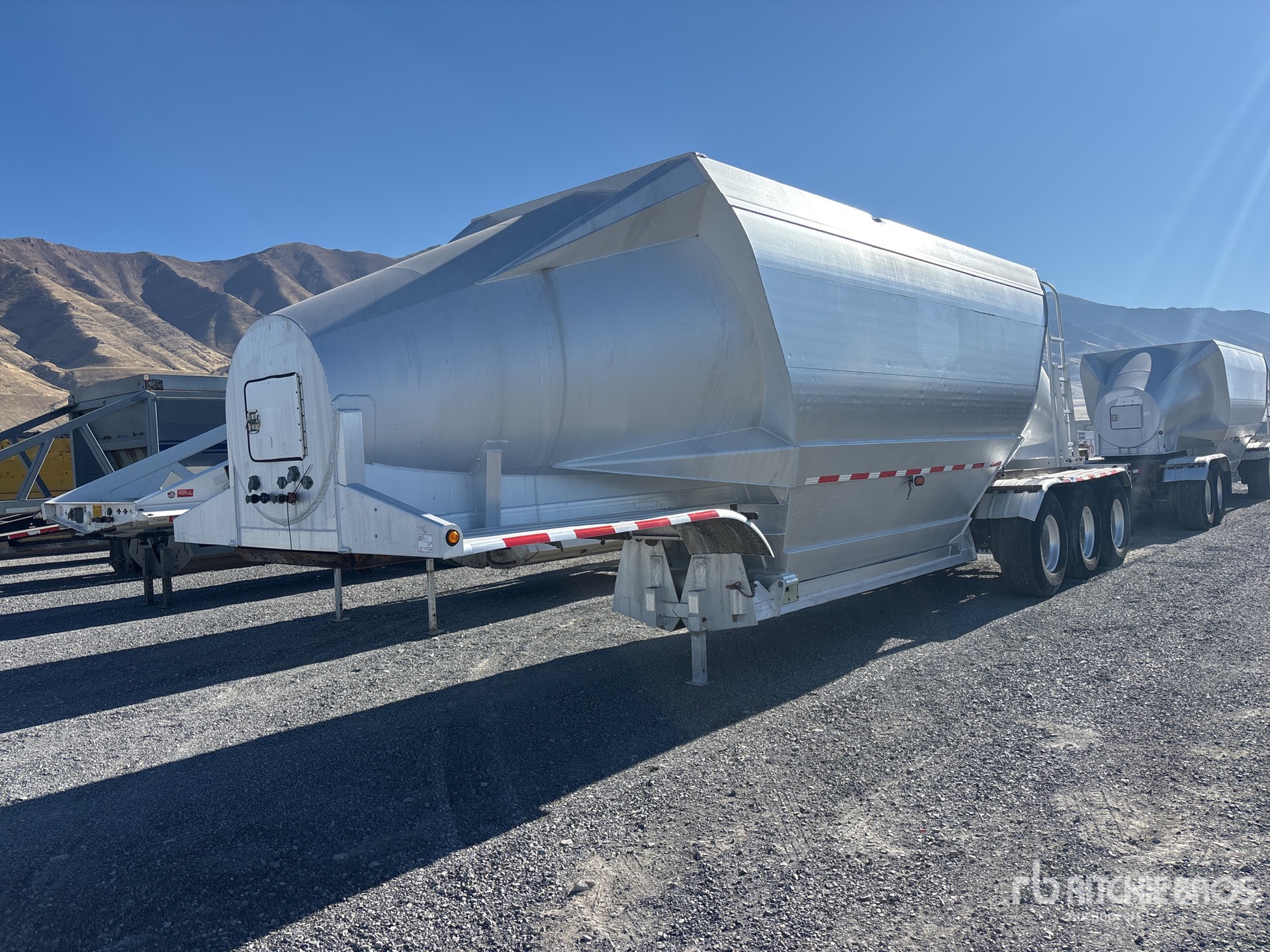 General Appearance with Featured Photo