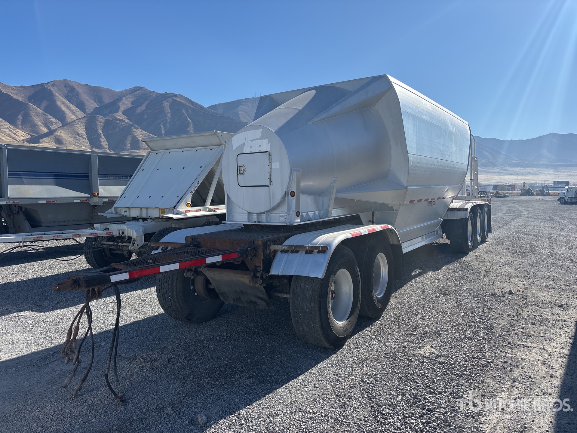 General Appearance with Featured Photo