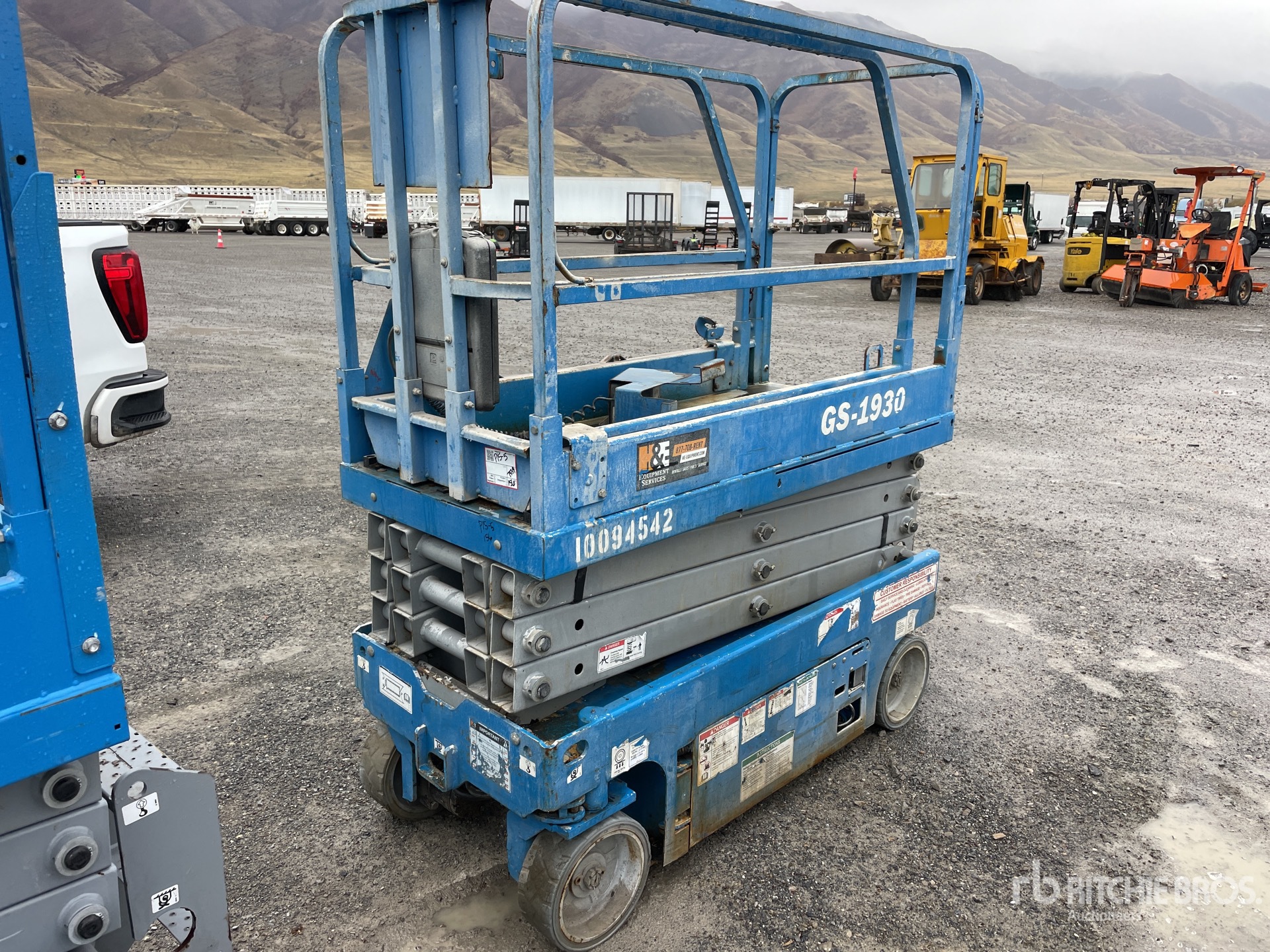 General Appearance with Picture, Left Front Corner