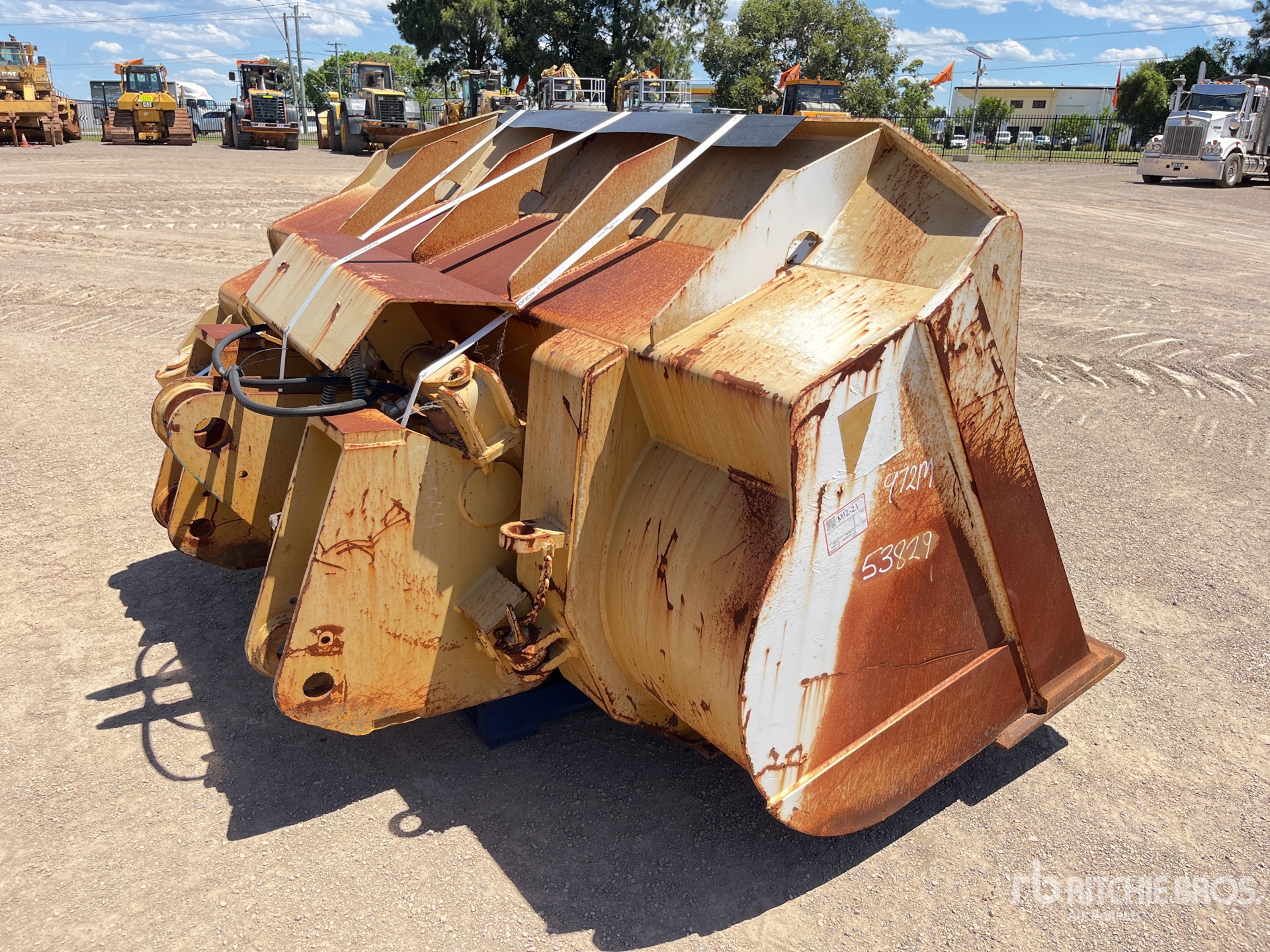 General Appearance with Picture, Right Rear Corner