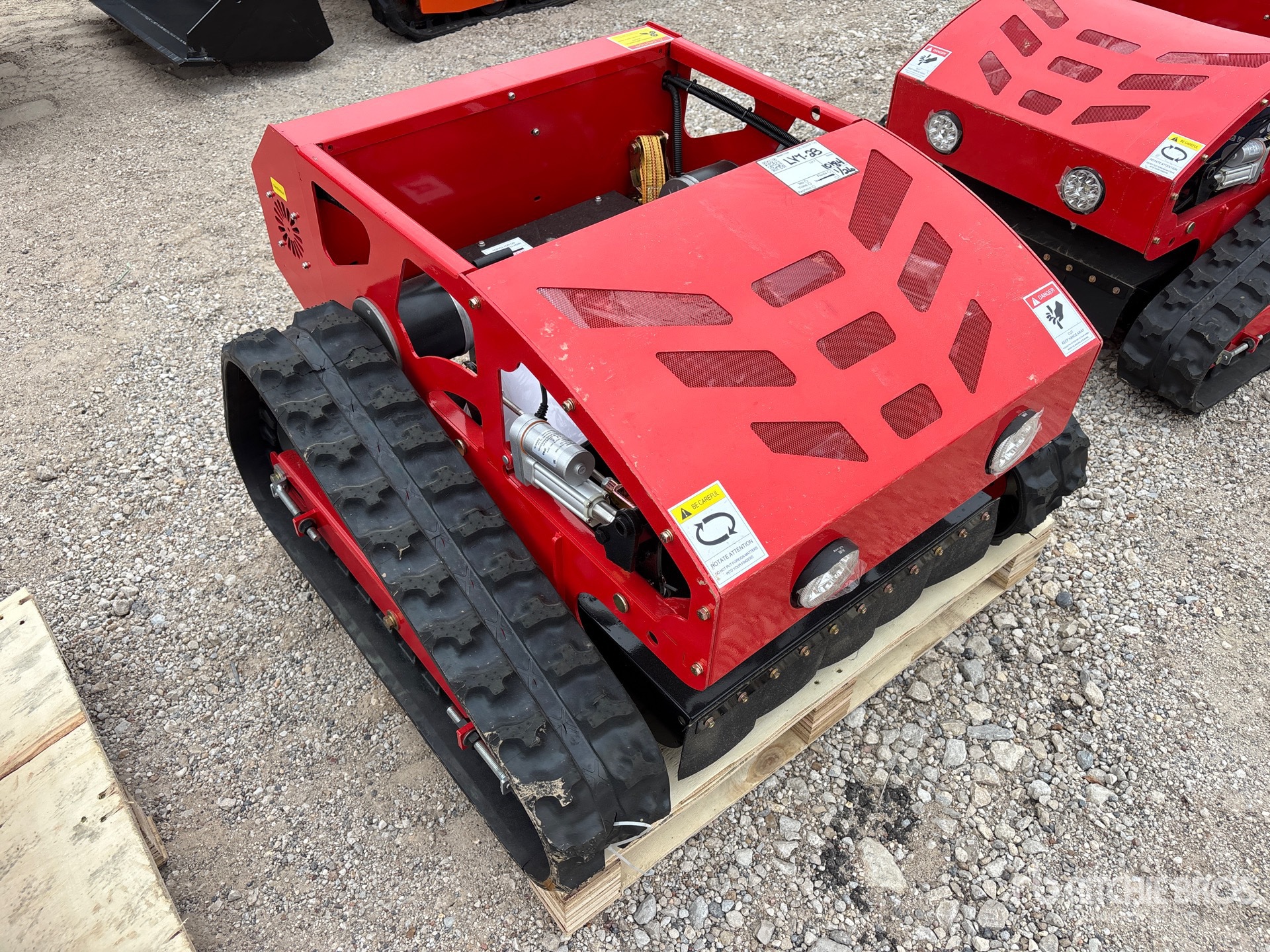 General Appearance with Picture, Right Front Corner