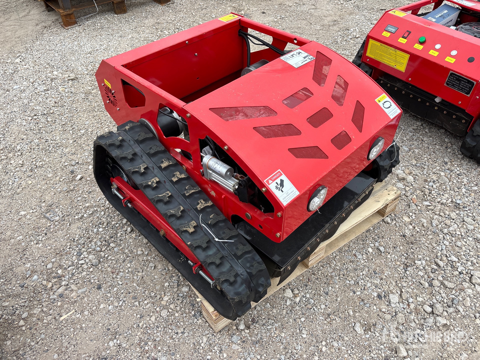 General Appearance with Picture, Right Front Corner