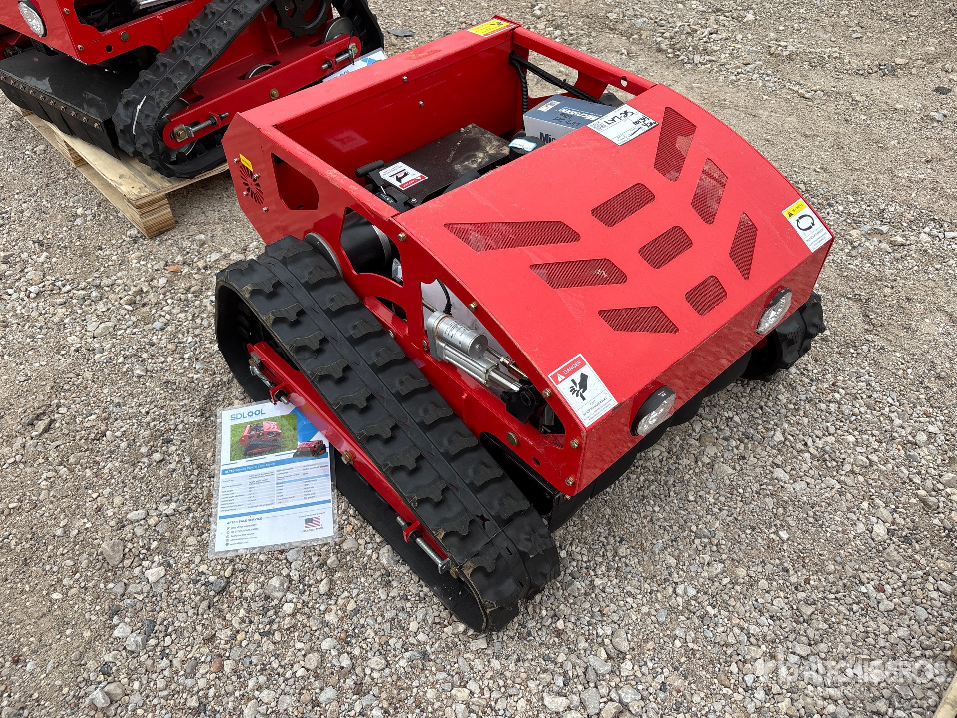 General Appearance with Picture, Right Front Corner