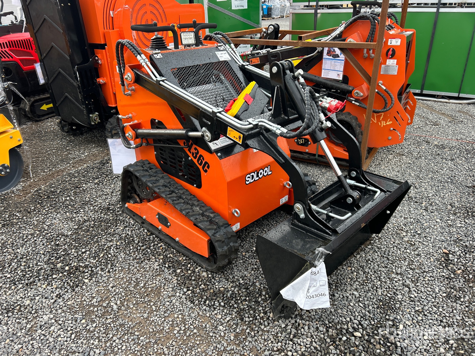 General Appearance with Picture, Right Front Corner