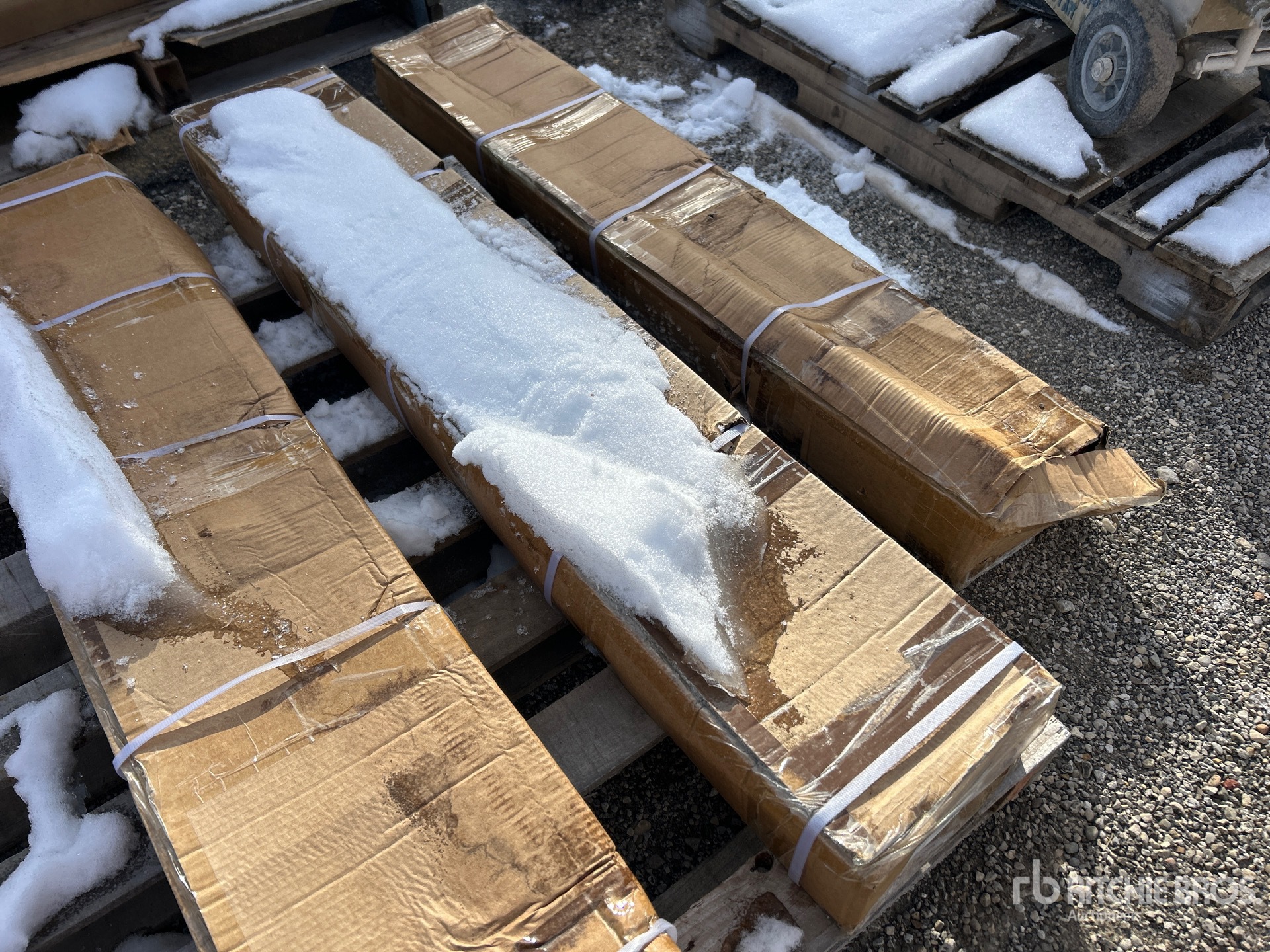 Aspect général with Image, coin avant droit