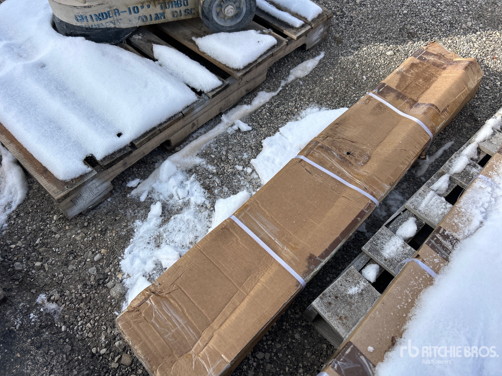 Aspect général with Image, coin arrière droit