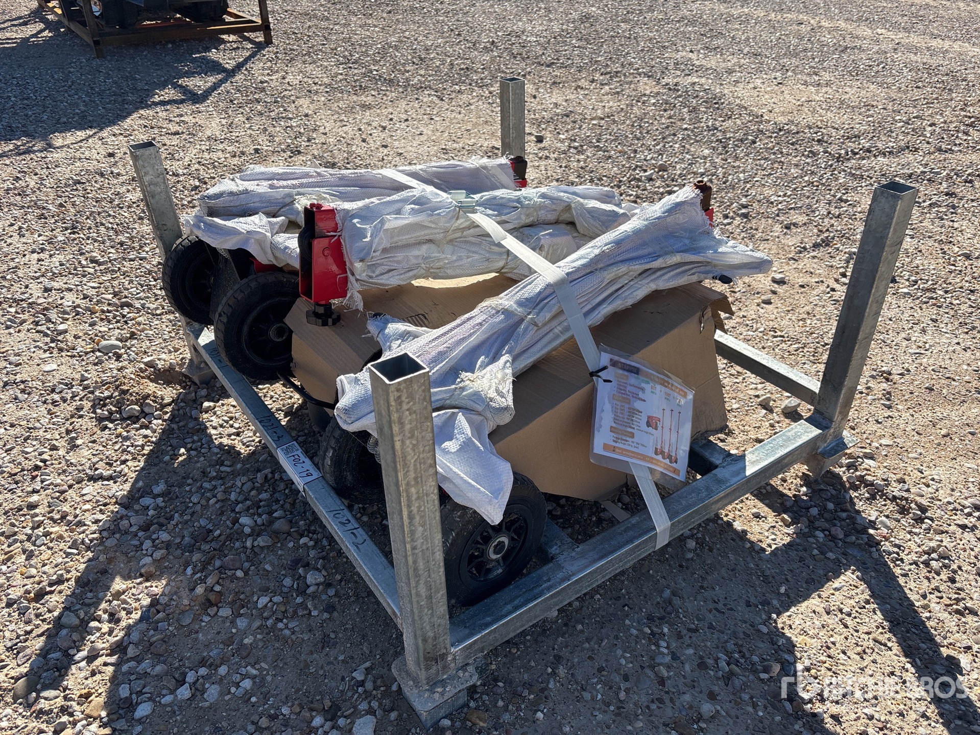 General Appearance with Bild, Ecke vorne links