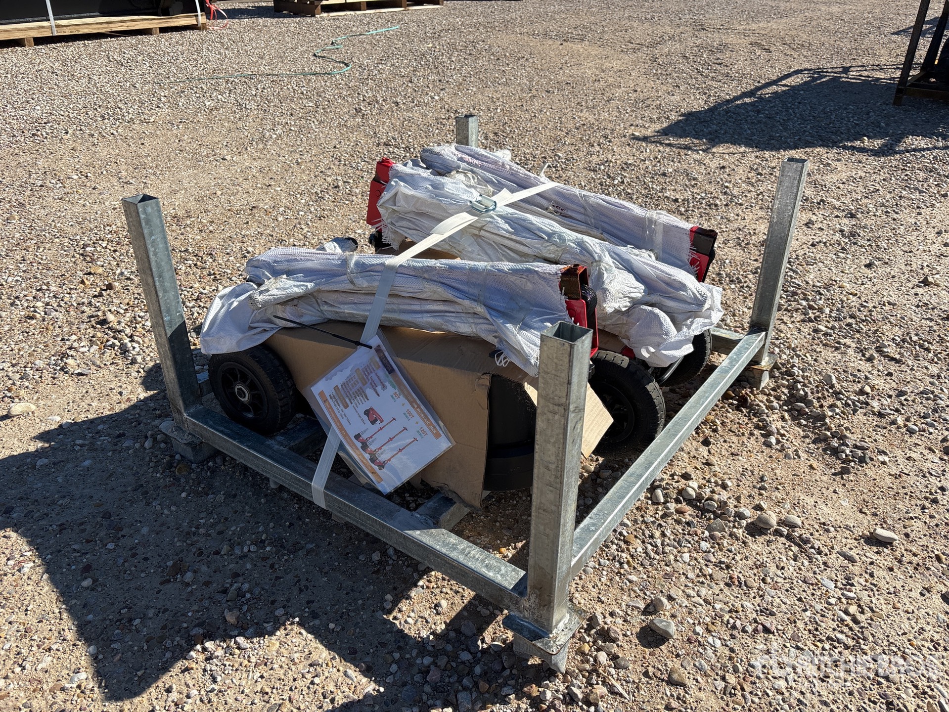 General Appearance with Bild, Ecke vorne rechts