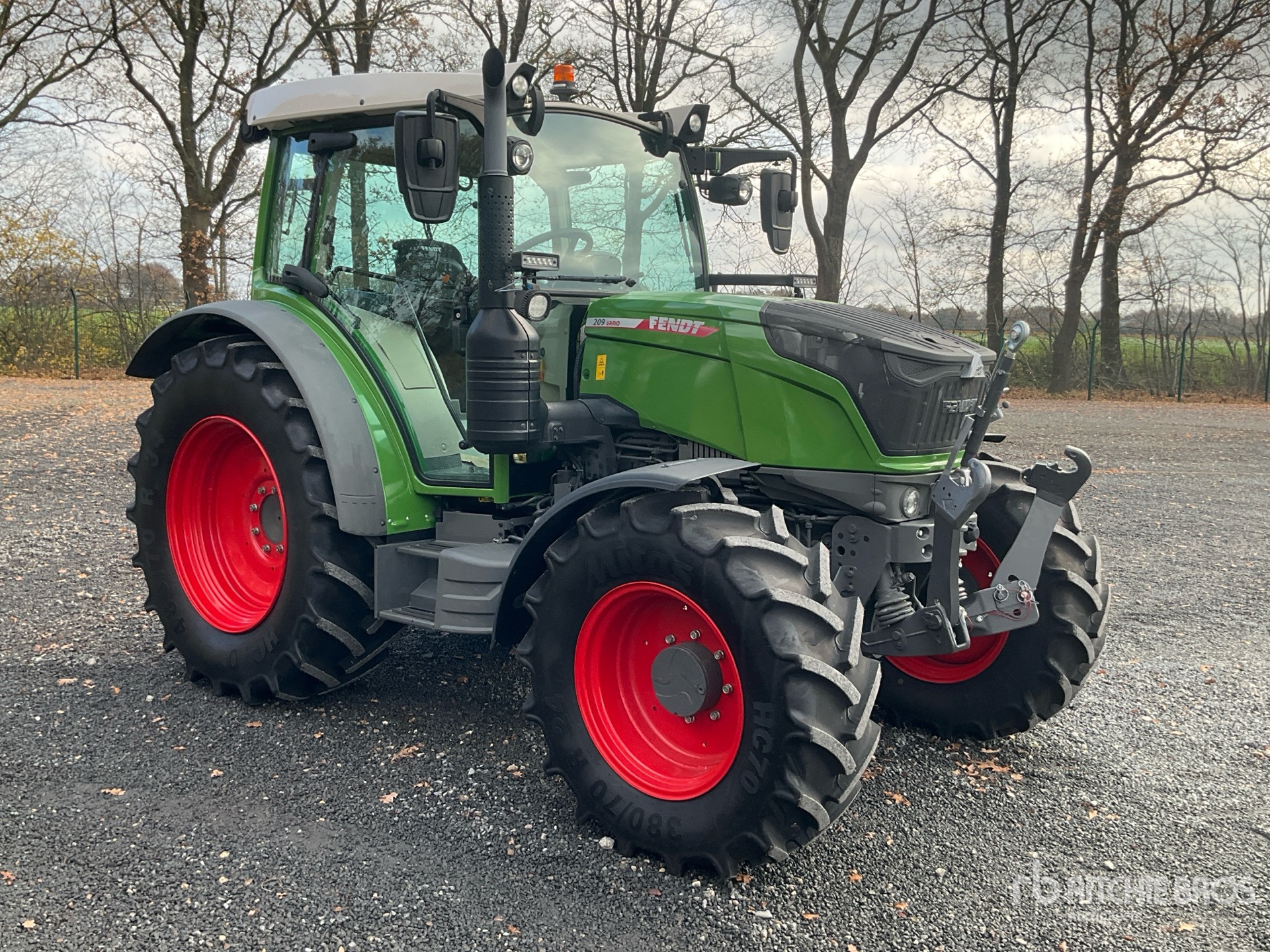 General Appearance with Bild, Ecke vorne rechts