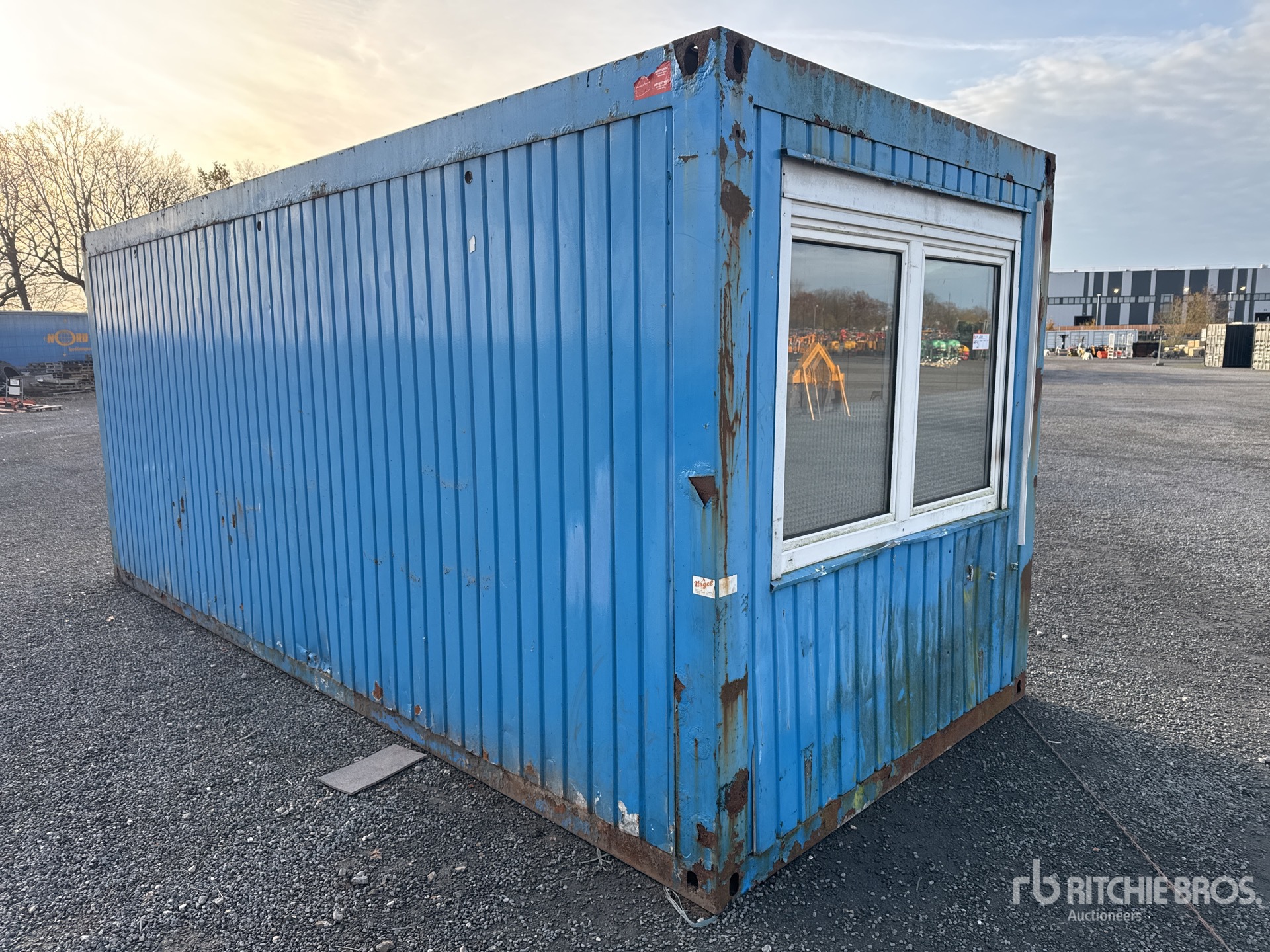 General Appearance with Picture, Right Front Corner