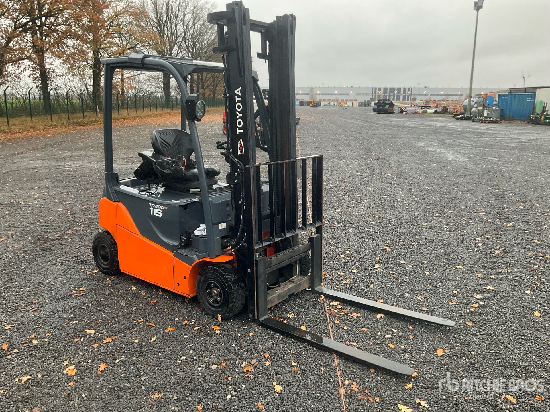 Aspect général with Image, coin avant droit