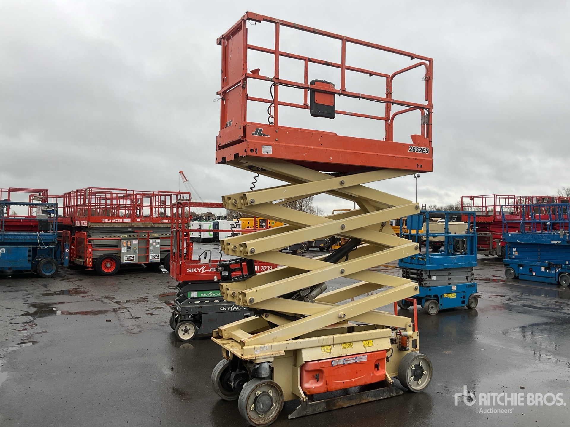 General Appearance with Featured Photo