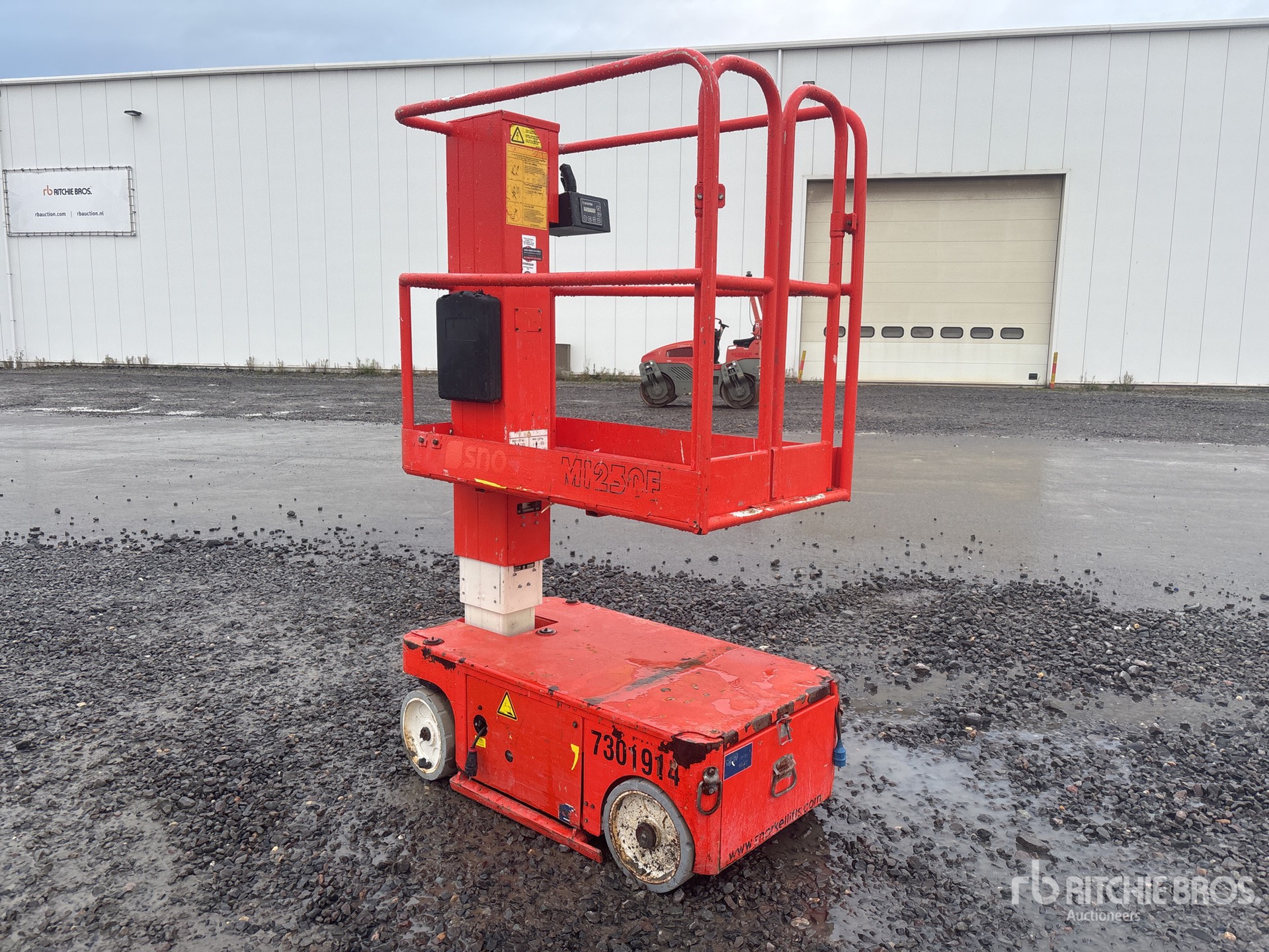 General Appearance with Picture, Left Rear Corner