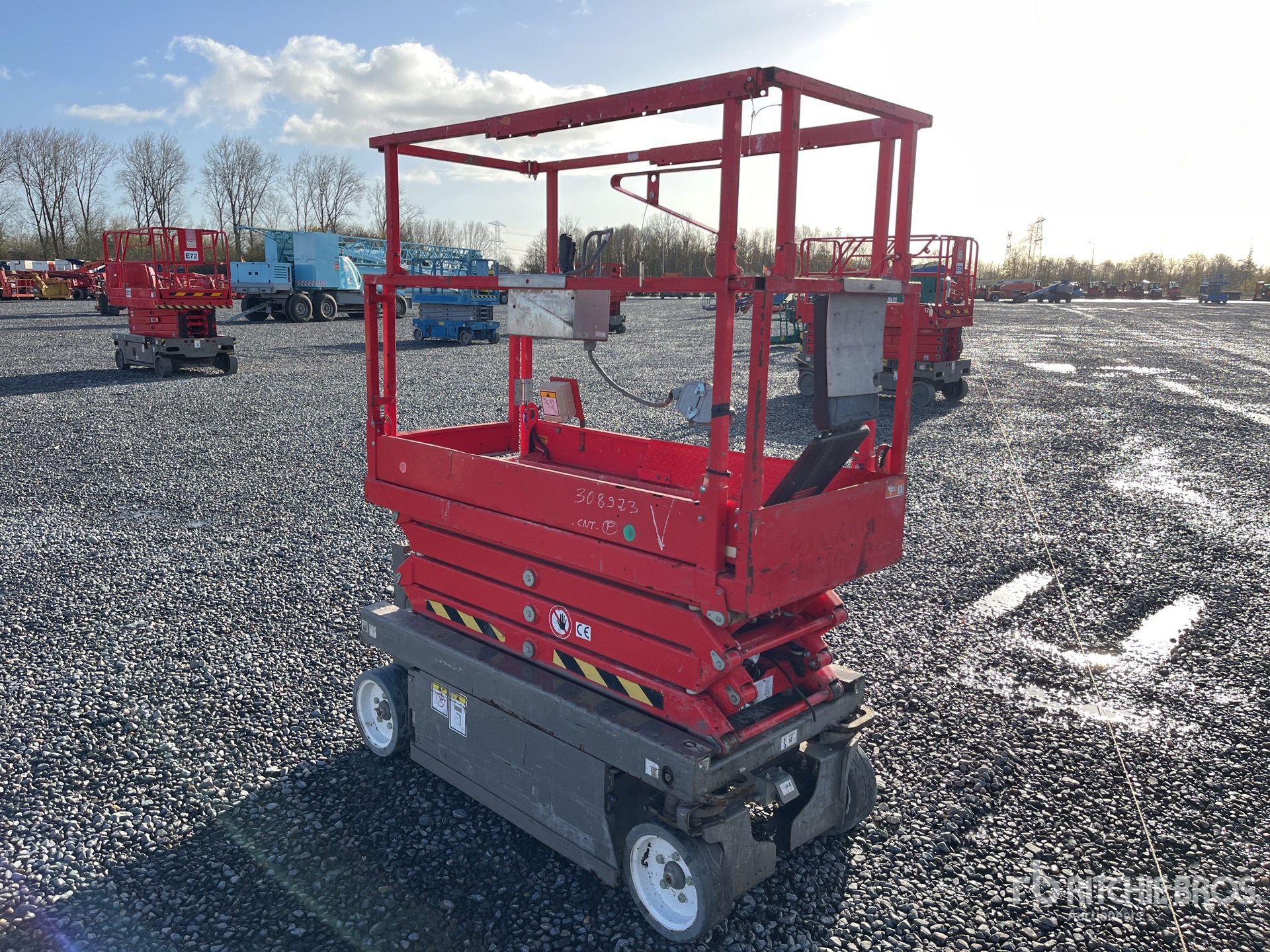 General Appearance with Picture, Right Front Corner