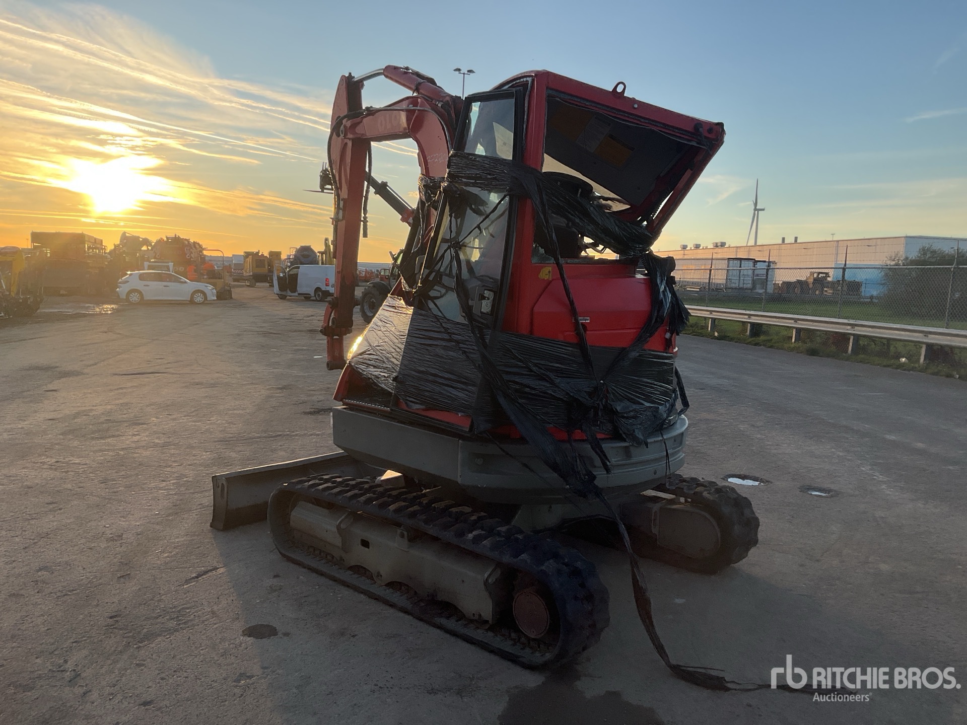 General Appearance with Picture, Left Rear Corner