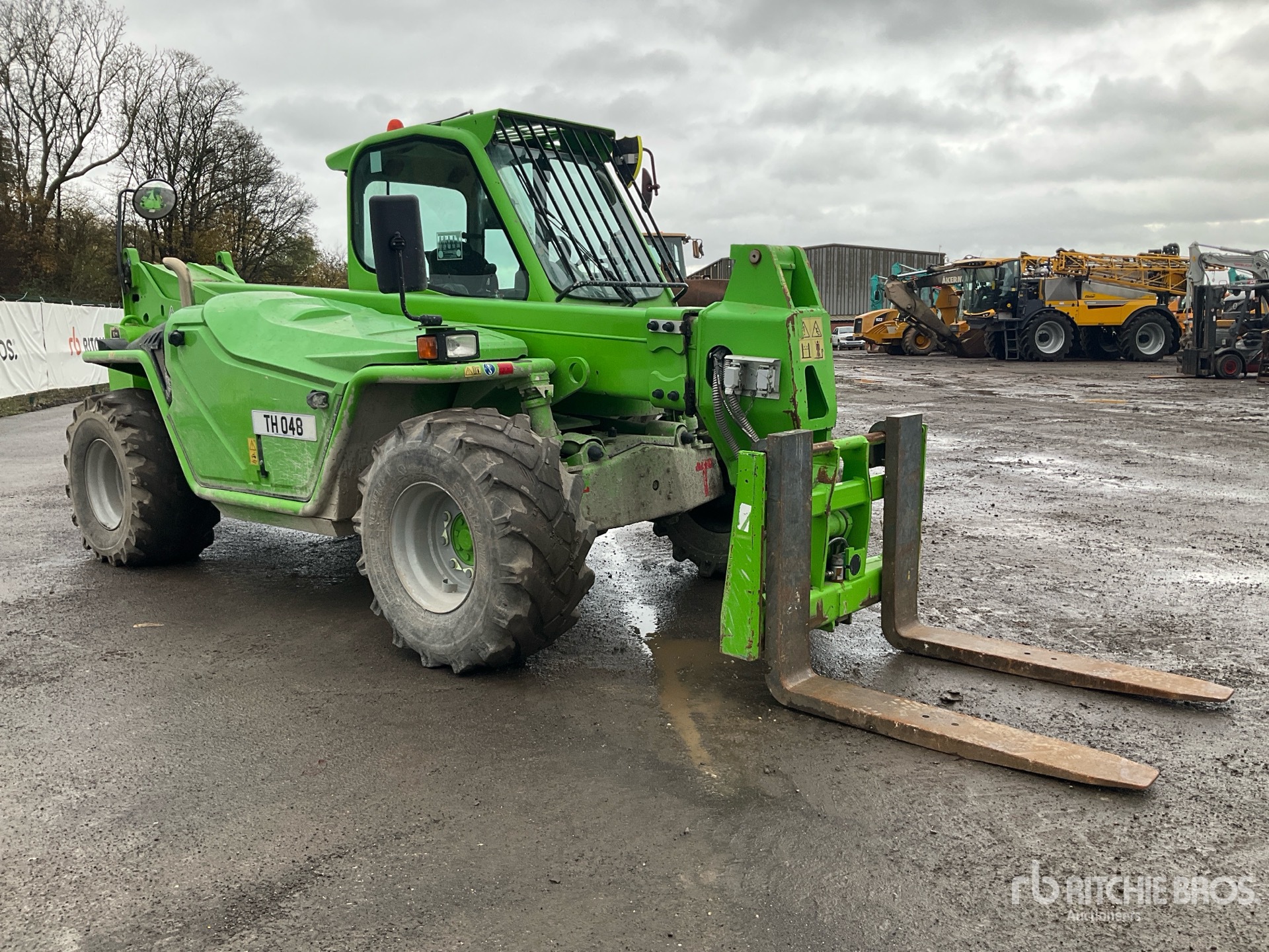 General Appearance with Picture, Right Front Corner