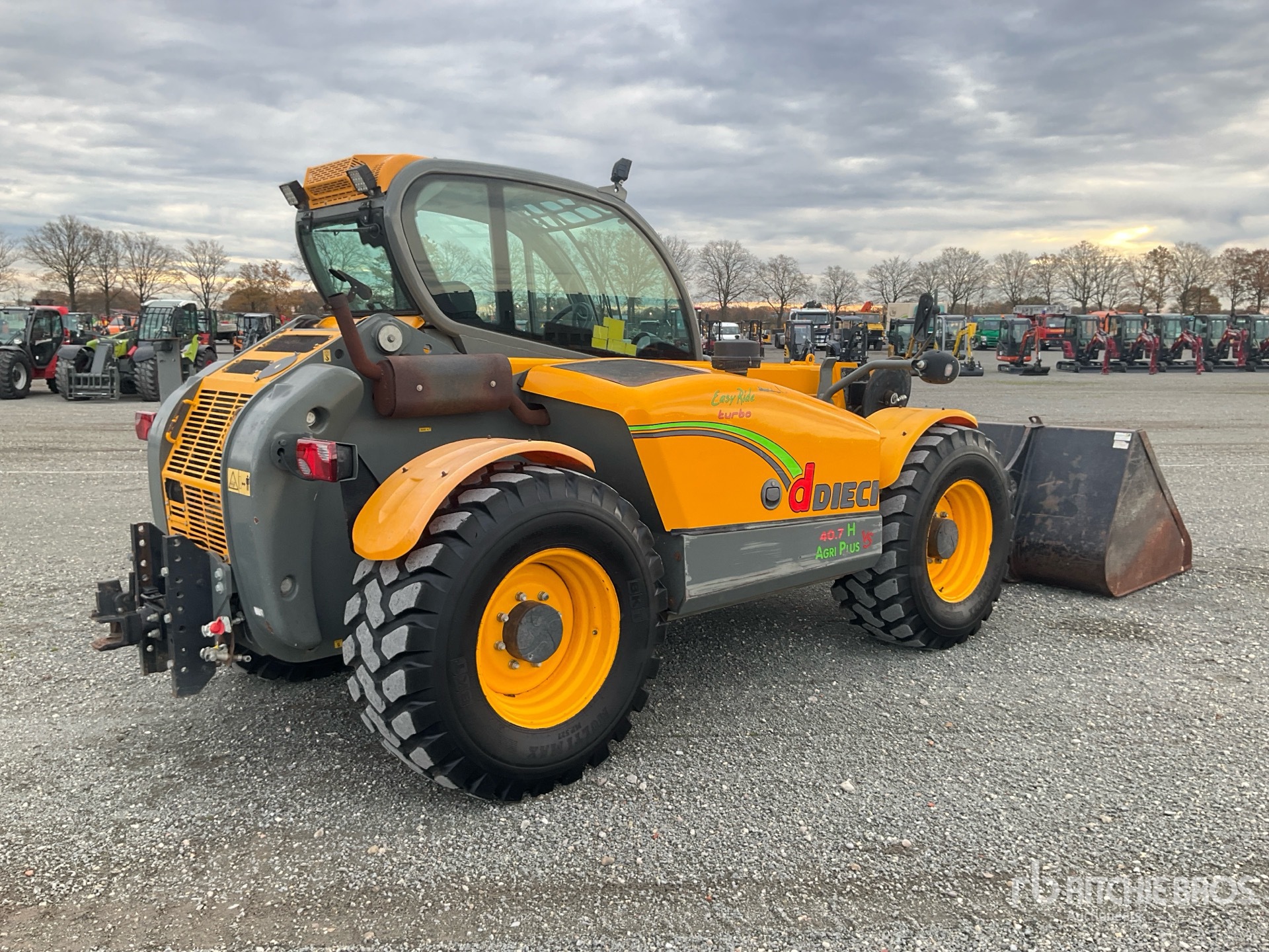 Aspect général with Image, coin arrière droit