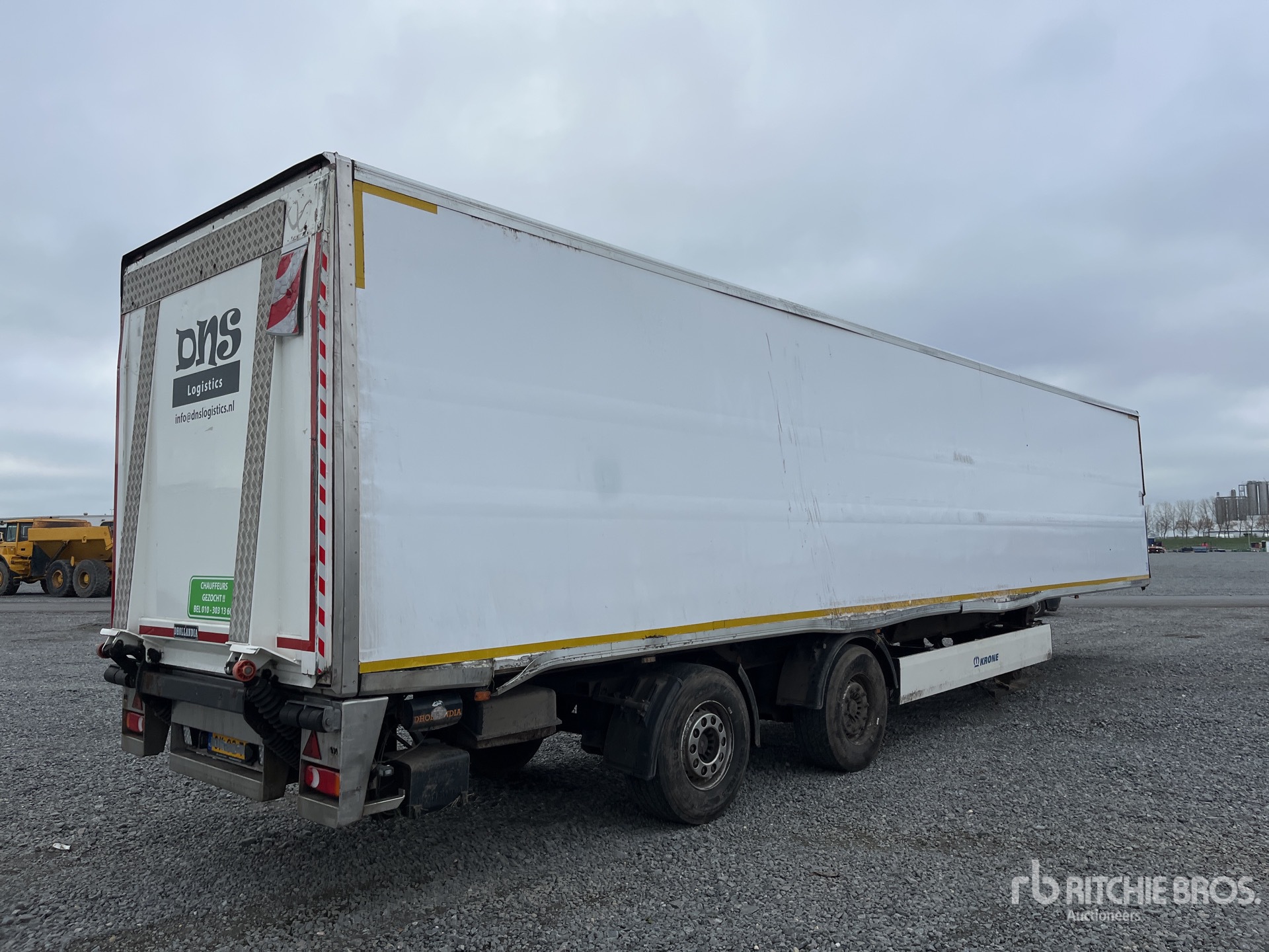 Aspect général with Image, coin arrière droit