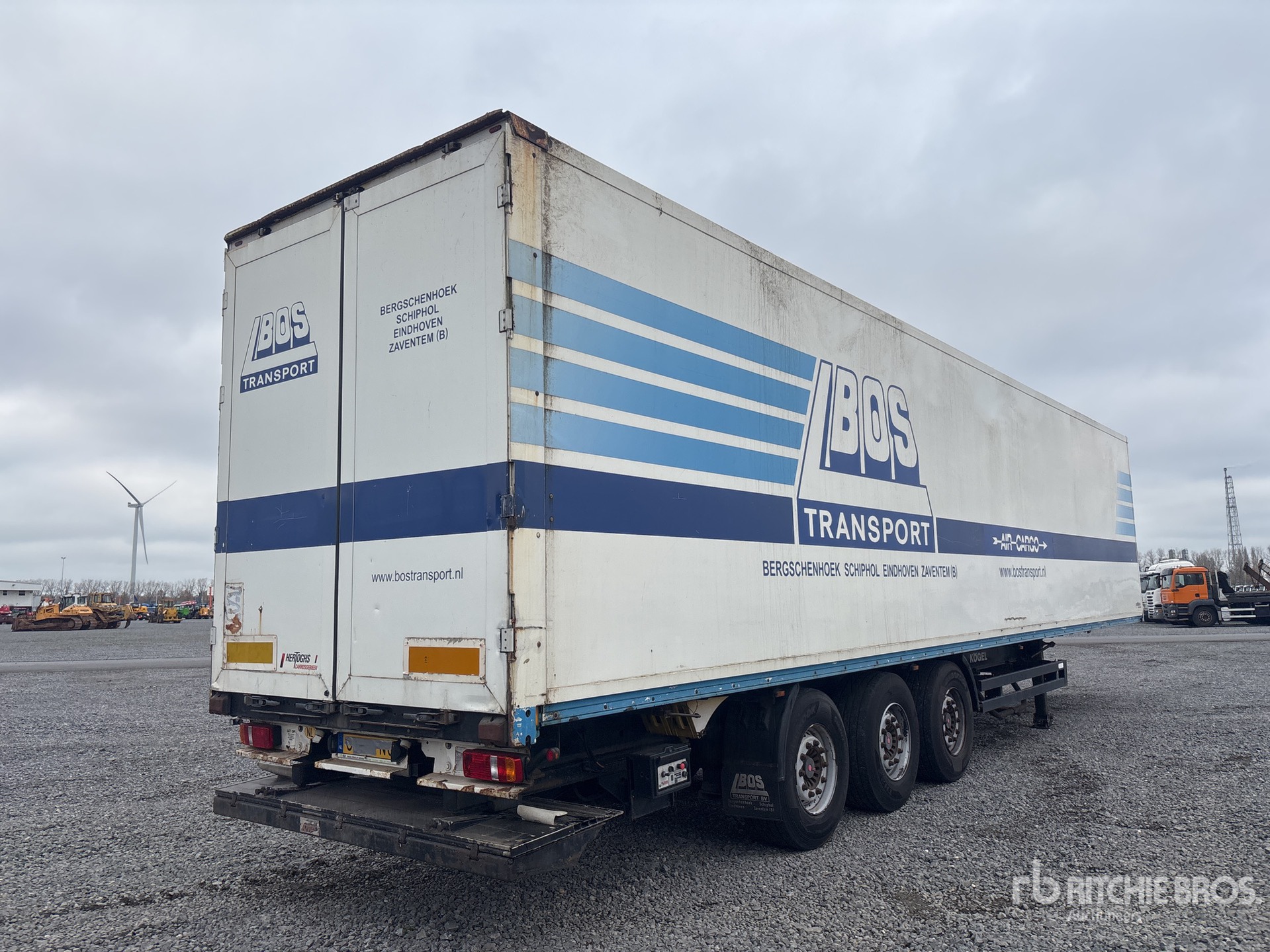 Aspect général with Image, coin arrière droit