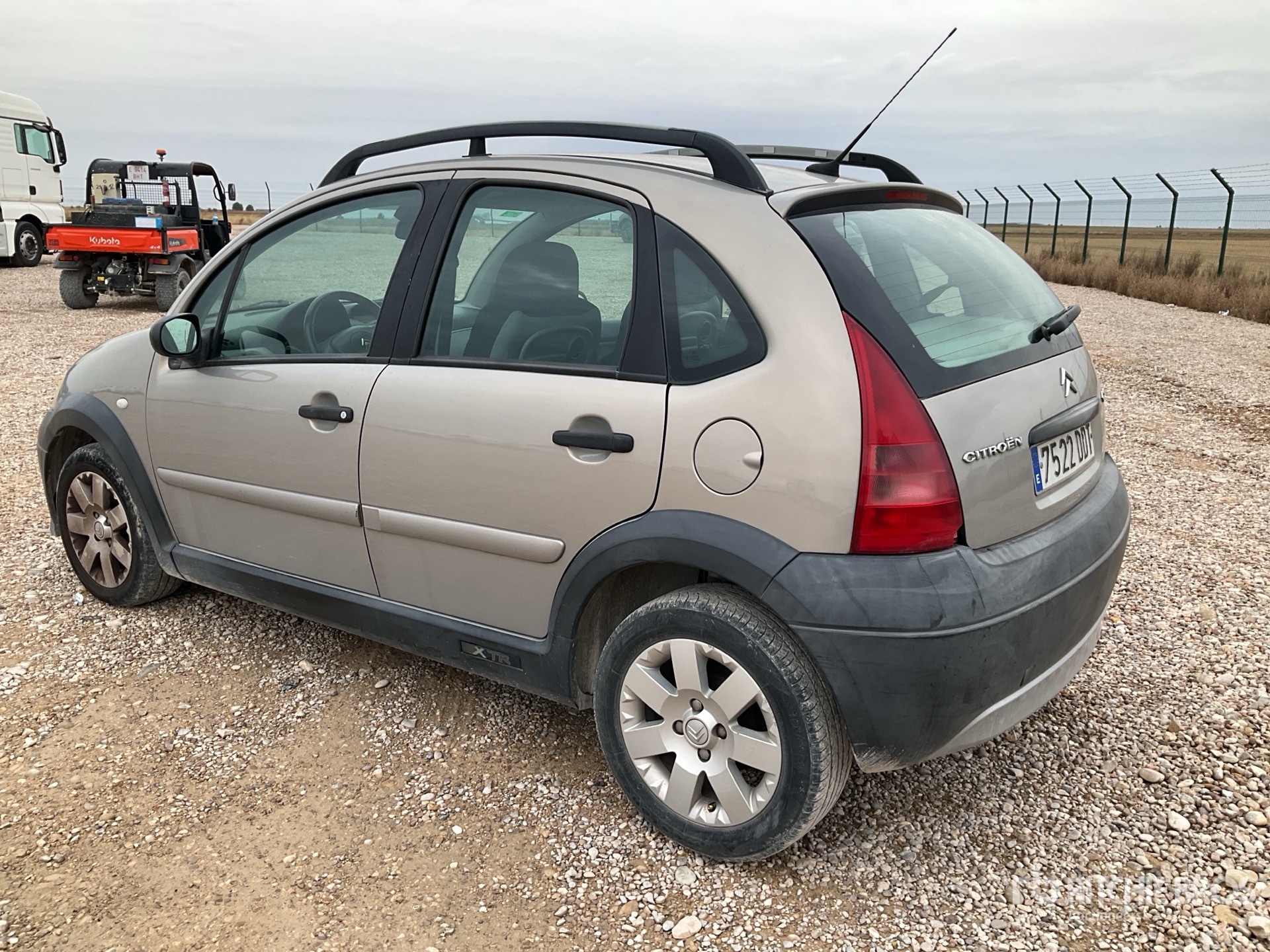 General Appearance with Picture, Left Rear Corner