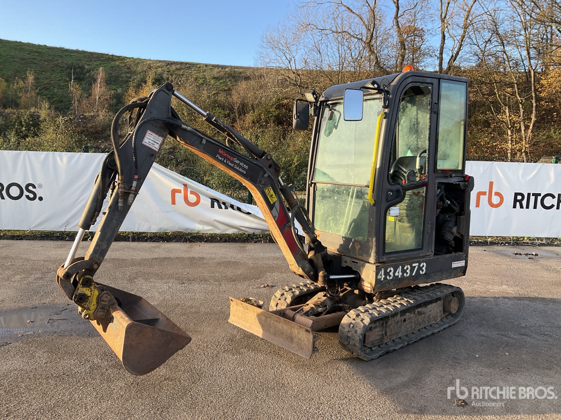 General Appearance with Picture, Left Front Corner