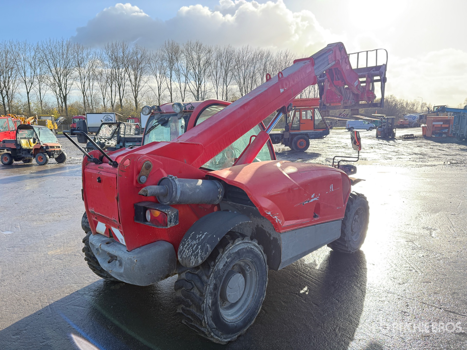 General Appearance with Picture, Right Rear Corner