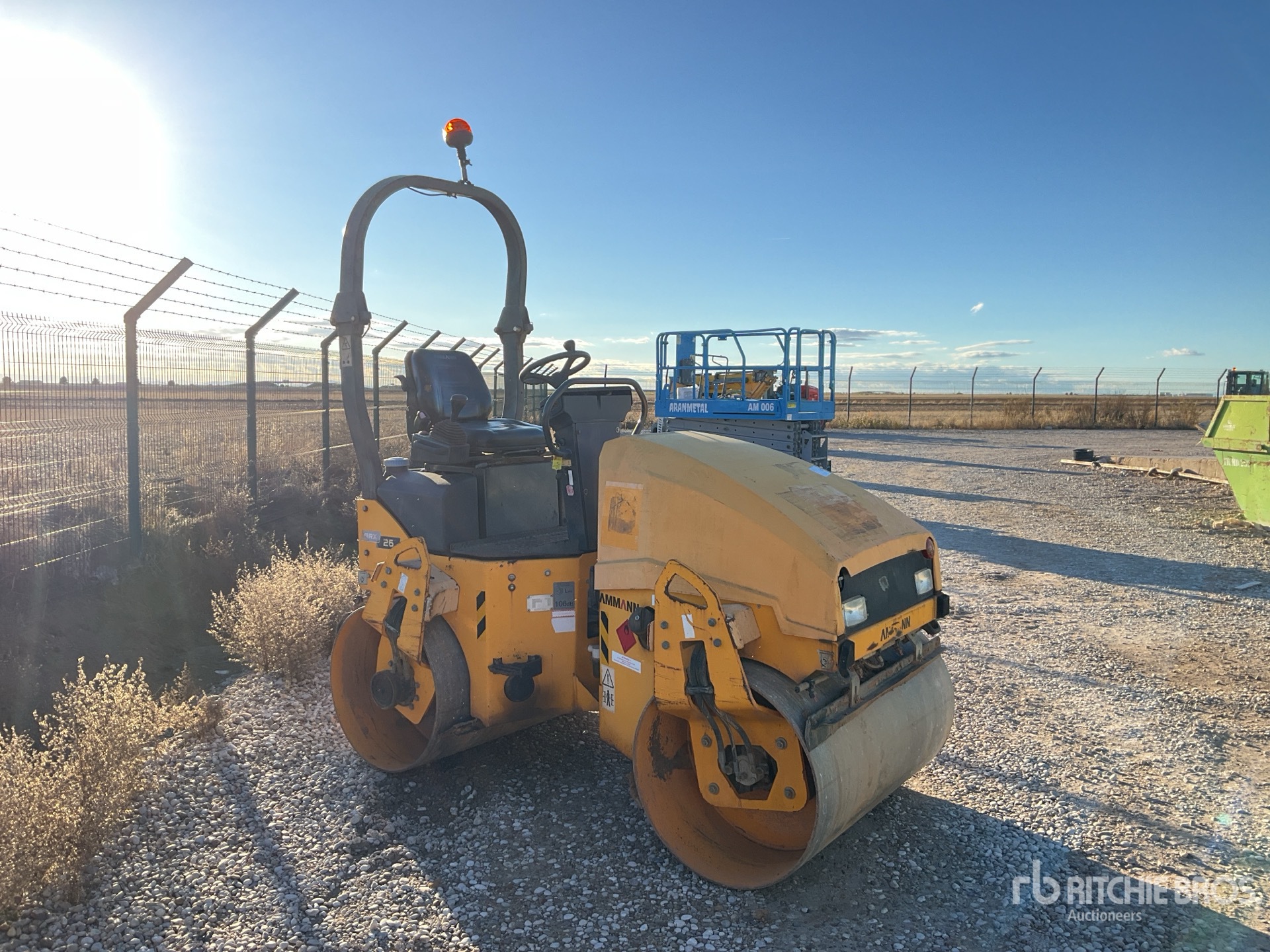 Aspect général with Image, coin avant droit