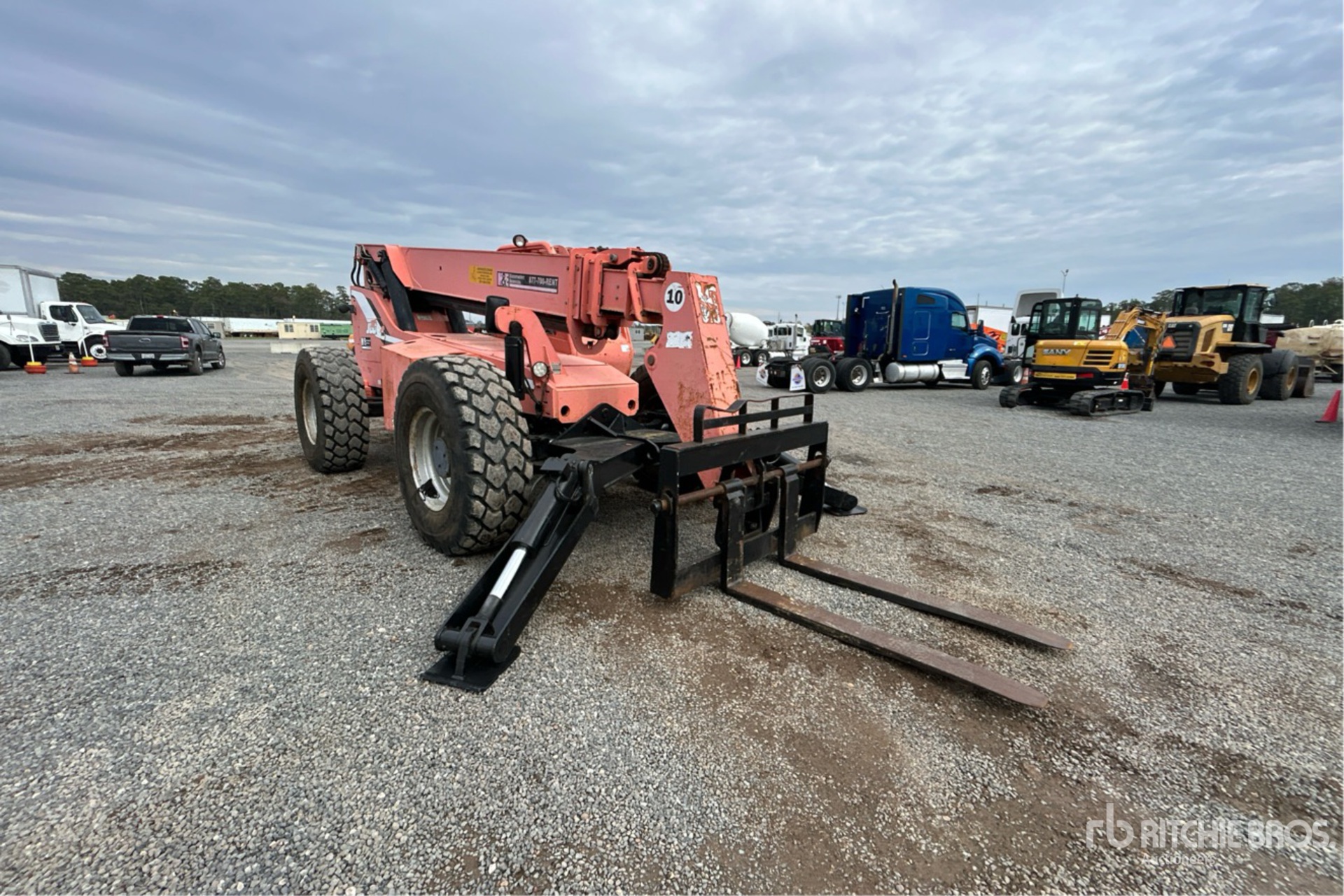 General Appearance with Picture, Right Front Corner