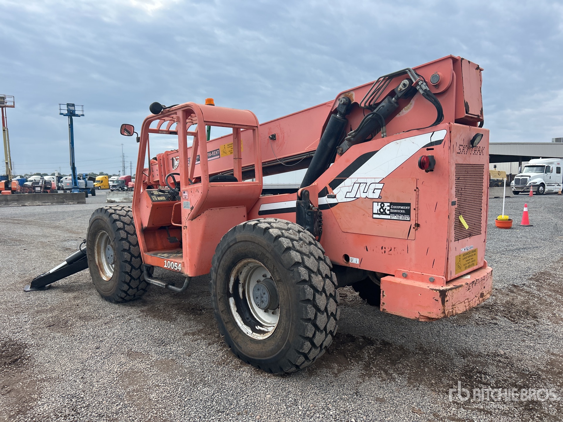 General Appearance with Foto, angolo posteriore sinistro