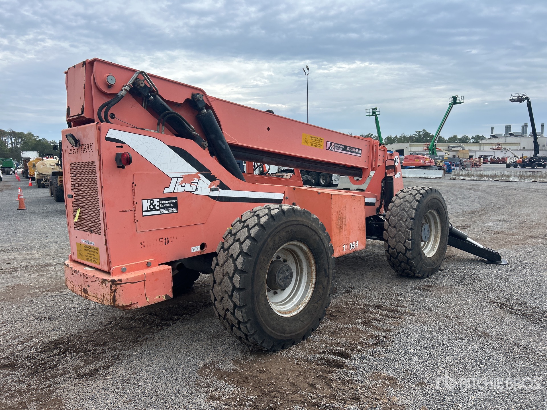 General Appearance with Foto, angolo anteriore sinistro