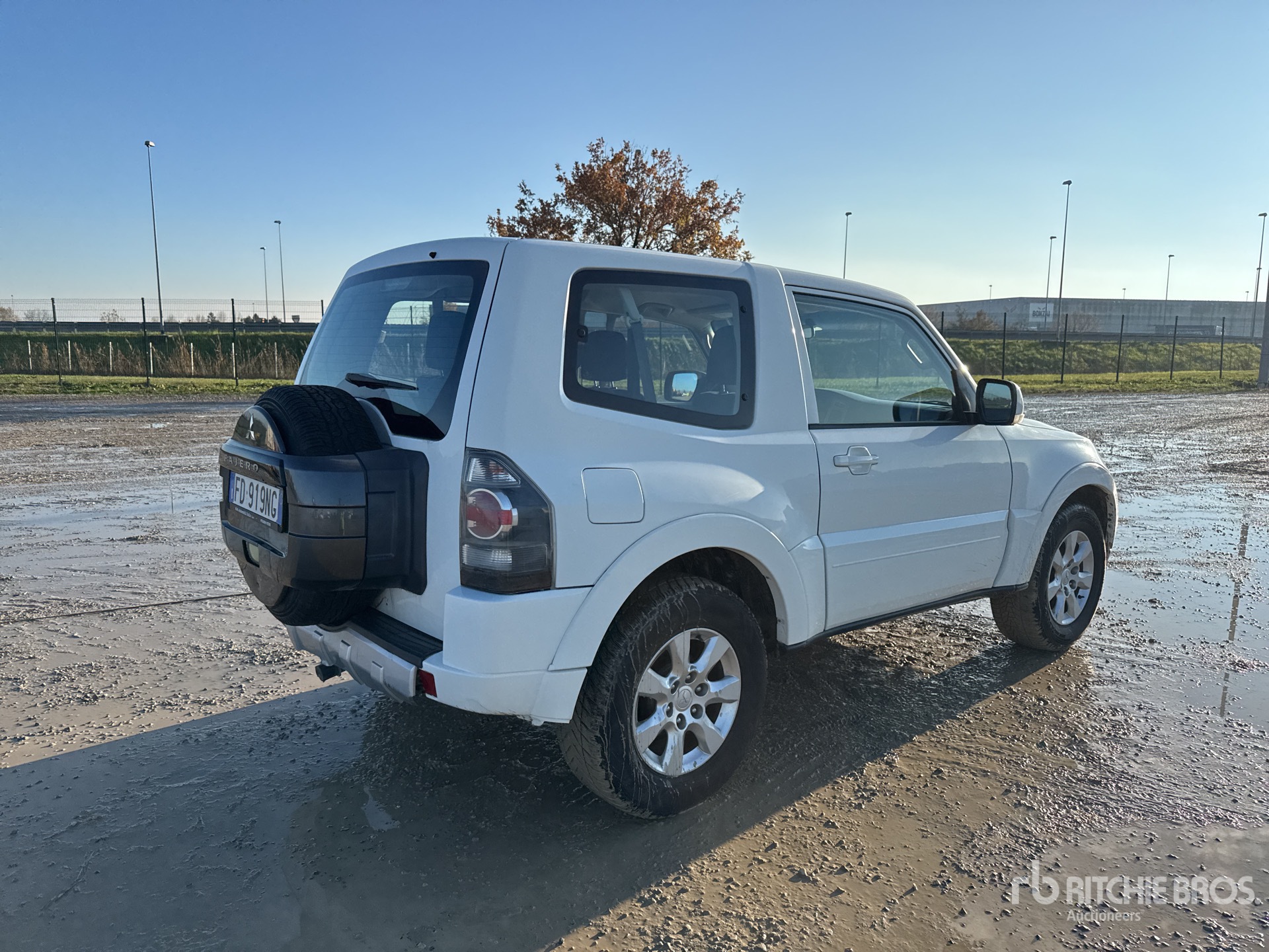 General Appearance with Picture, Right Rear Corner