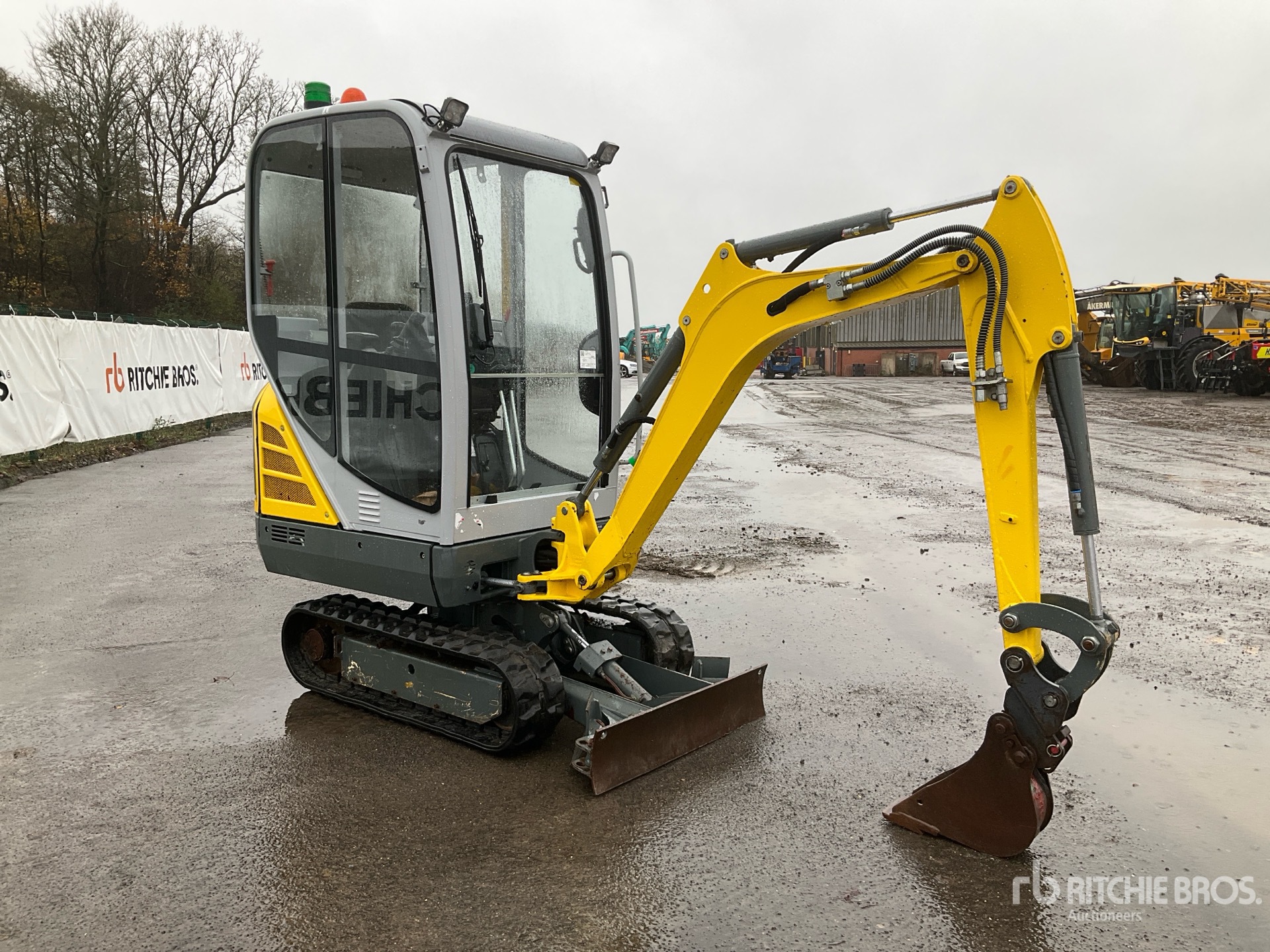 General Appearance with Picture, Right Front Corner