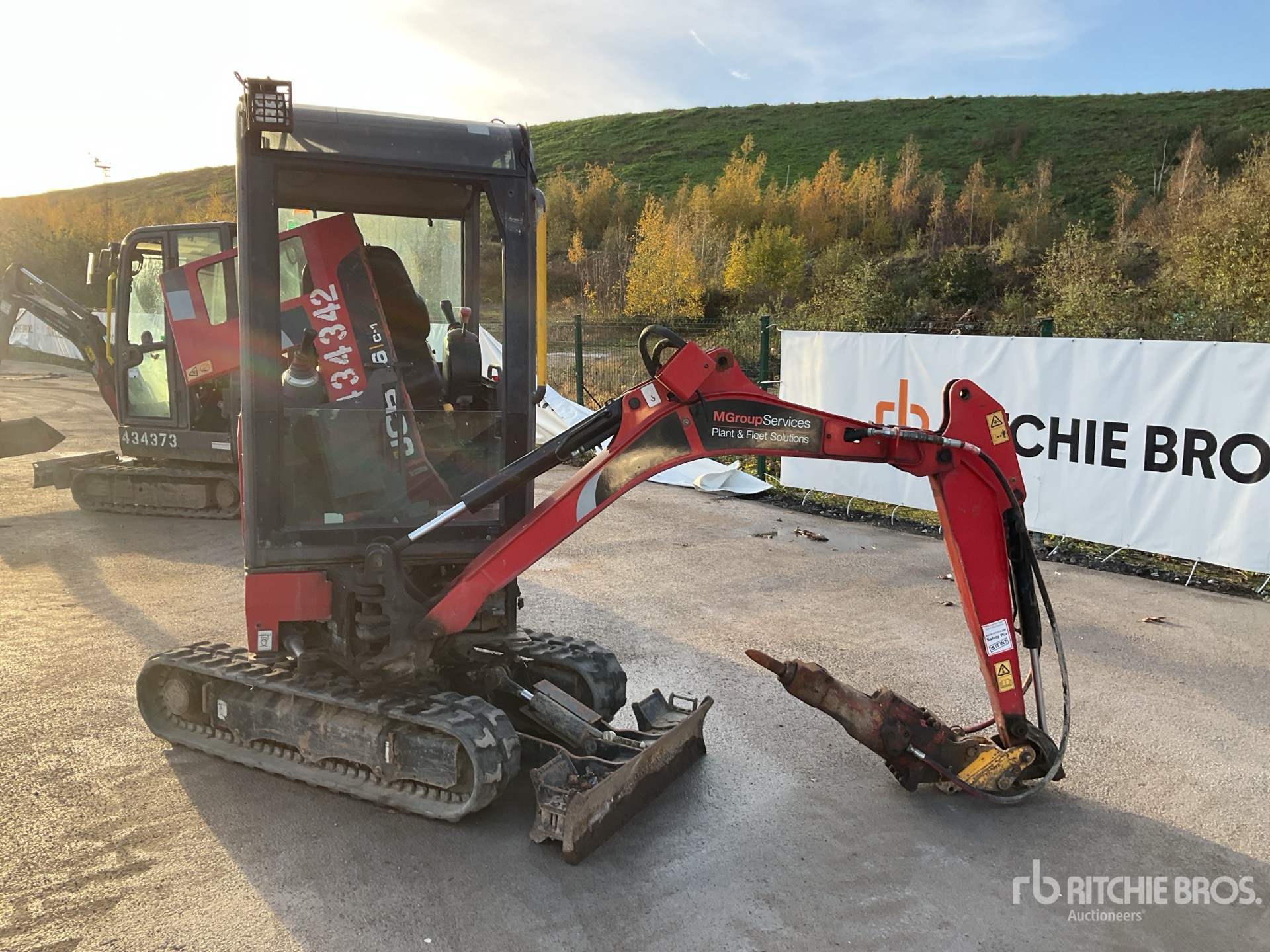 General Appearance with Picture, Right Front Corner