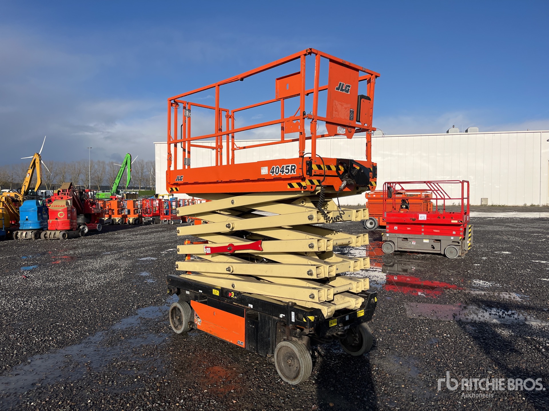 General Appearance with Picture, Right Front Corner