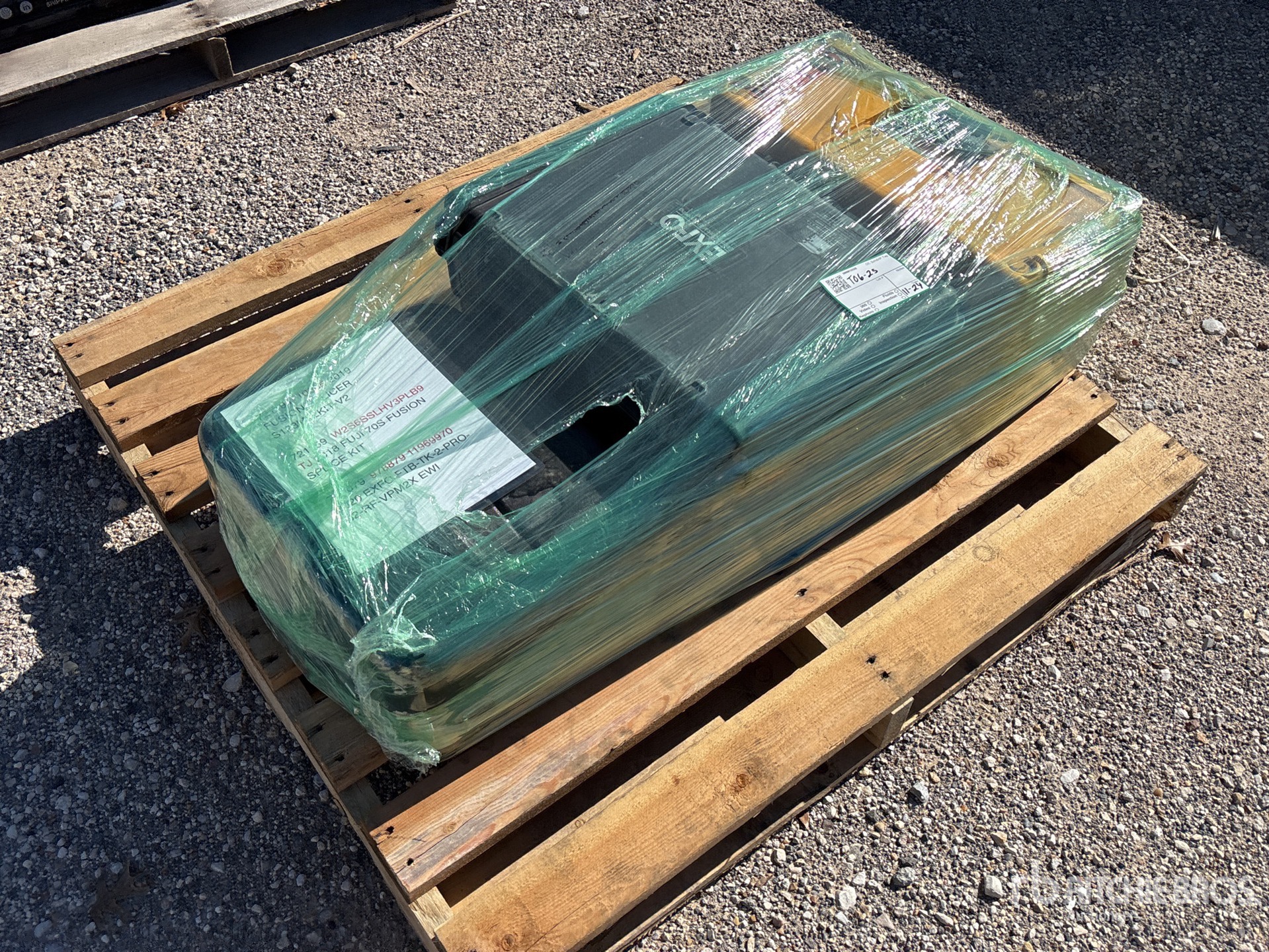 General Appearance with Picture, Left Rear Corner