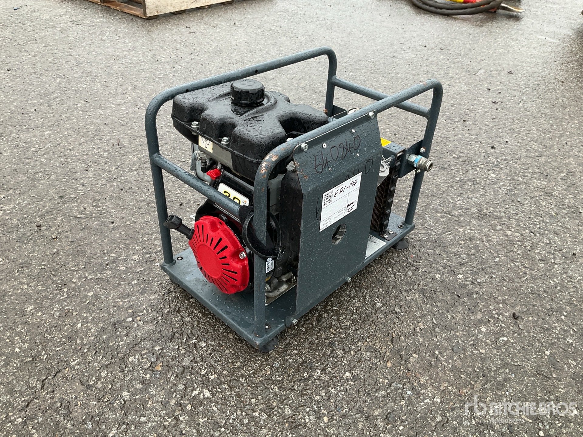 General Appearance with Picture, Right Rear Corner