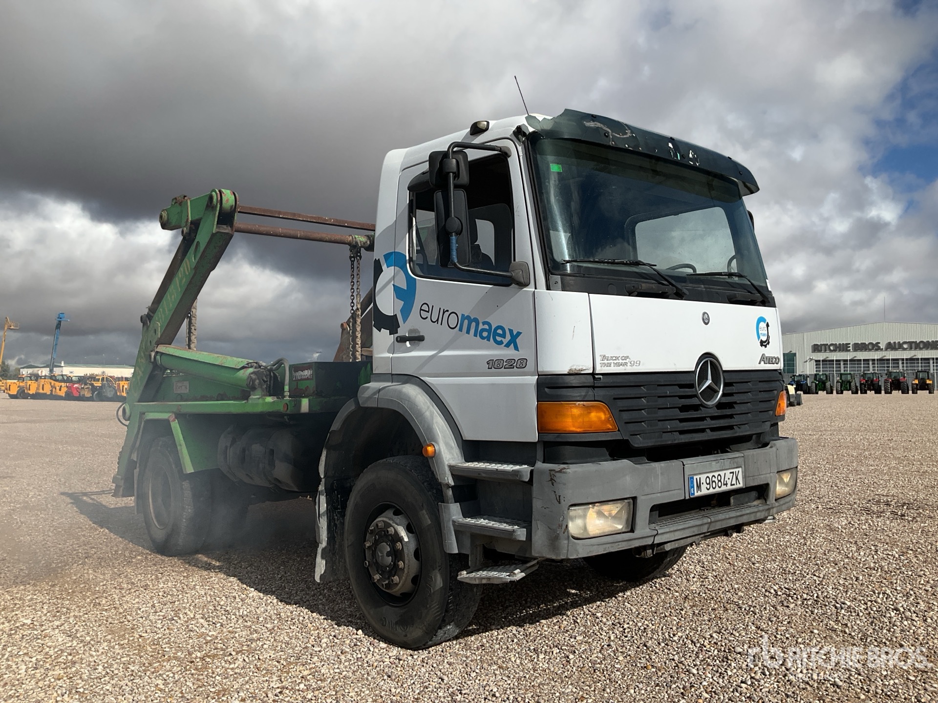 General Appearance with Picture, Right Front Corner