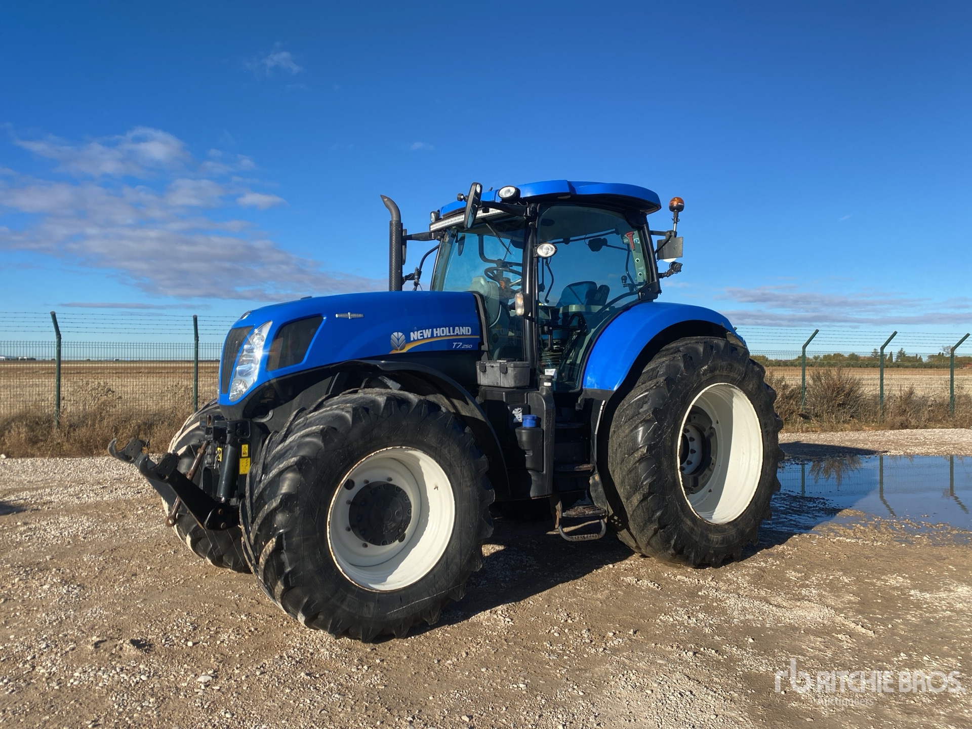 General Appearance with Foto, angolo anteriore sinistro