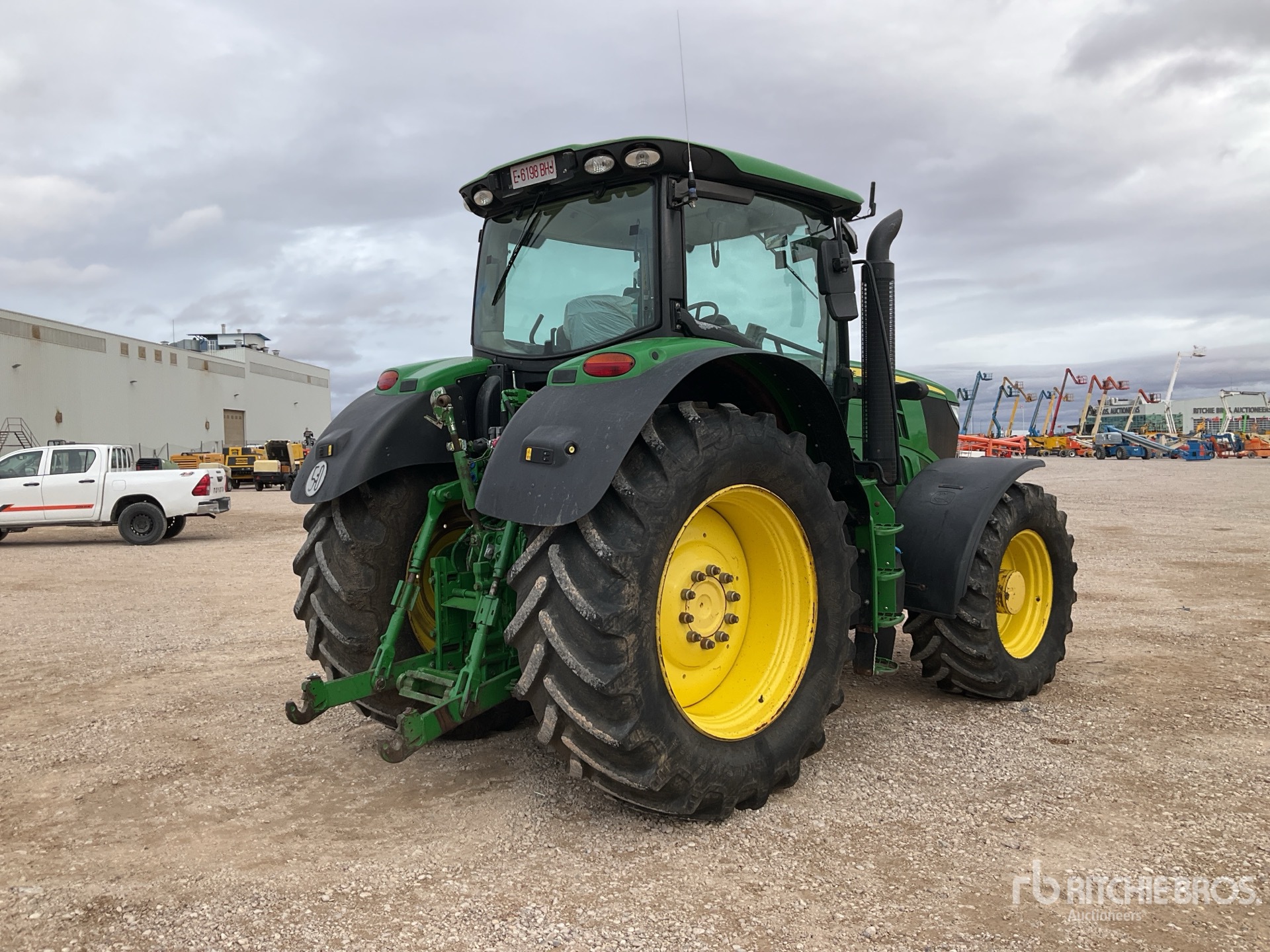 Aspect général with Image, coin arrière droit