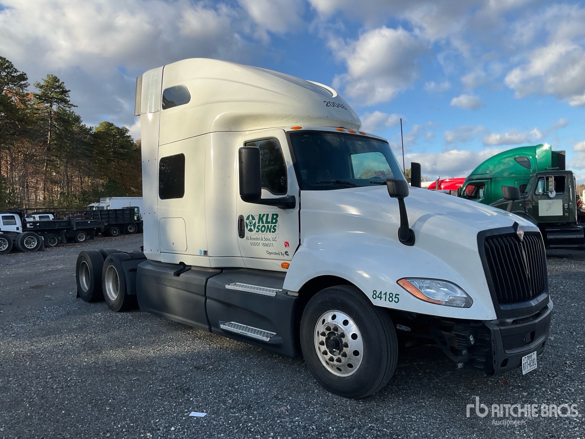 General Appearance with Picture, Right Front Corner