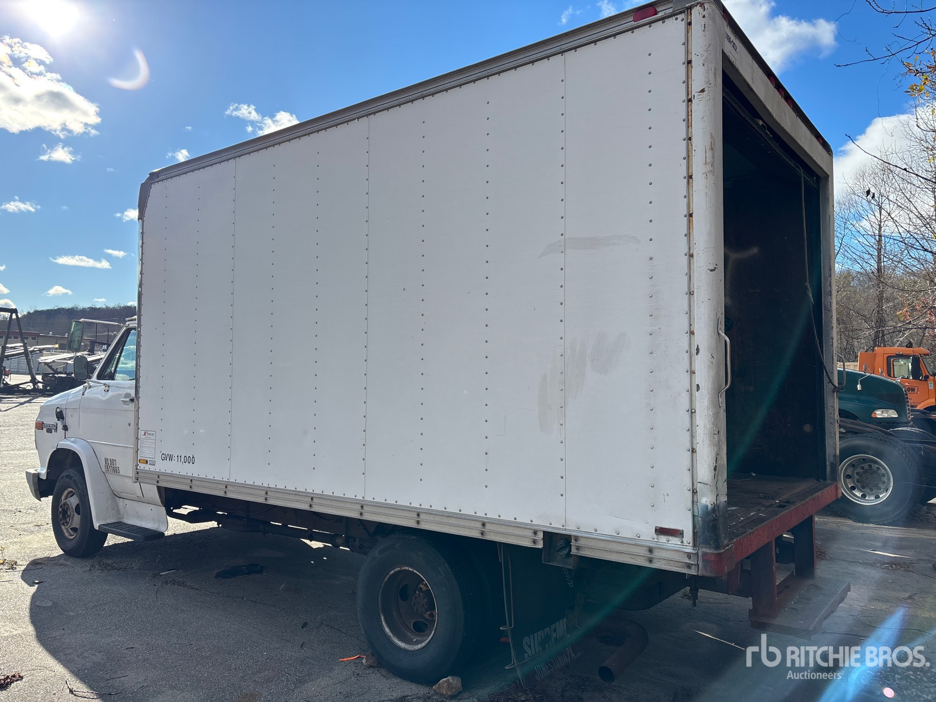 General Appearance with Picture, Left Rear Corner