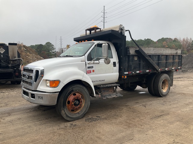 2006 Ford F-750 4x2 S/A Dump Truck